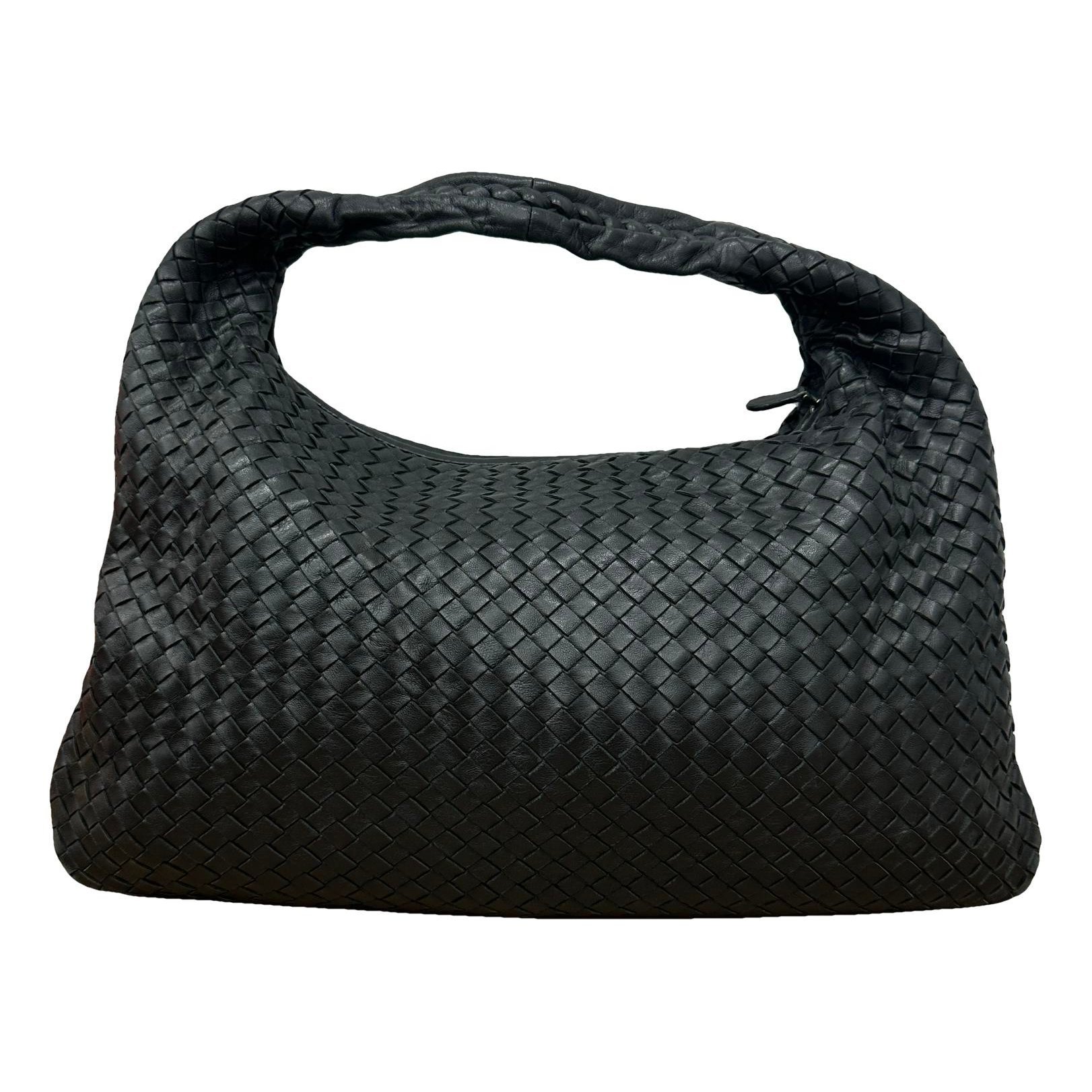 Veneta leather handbag