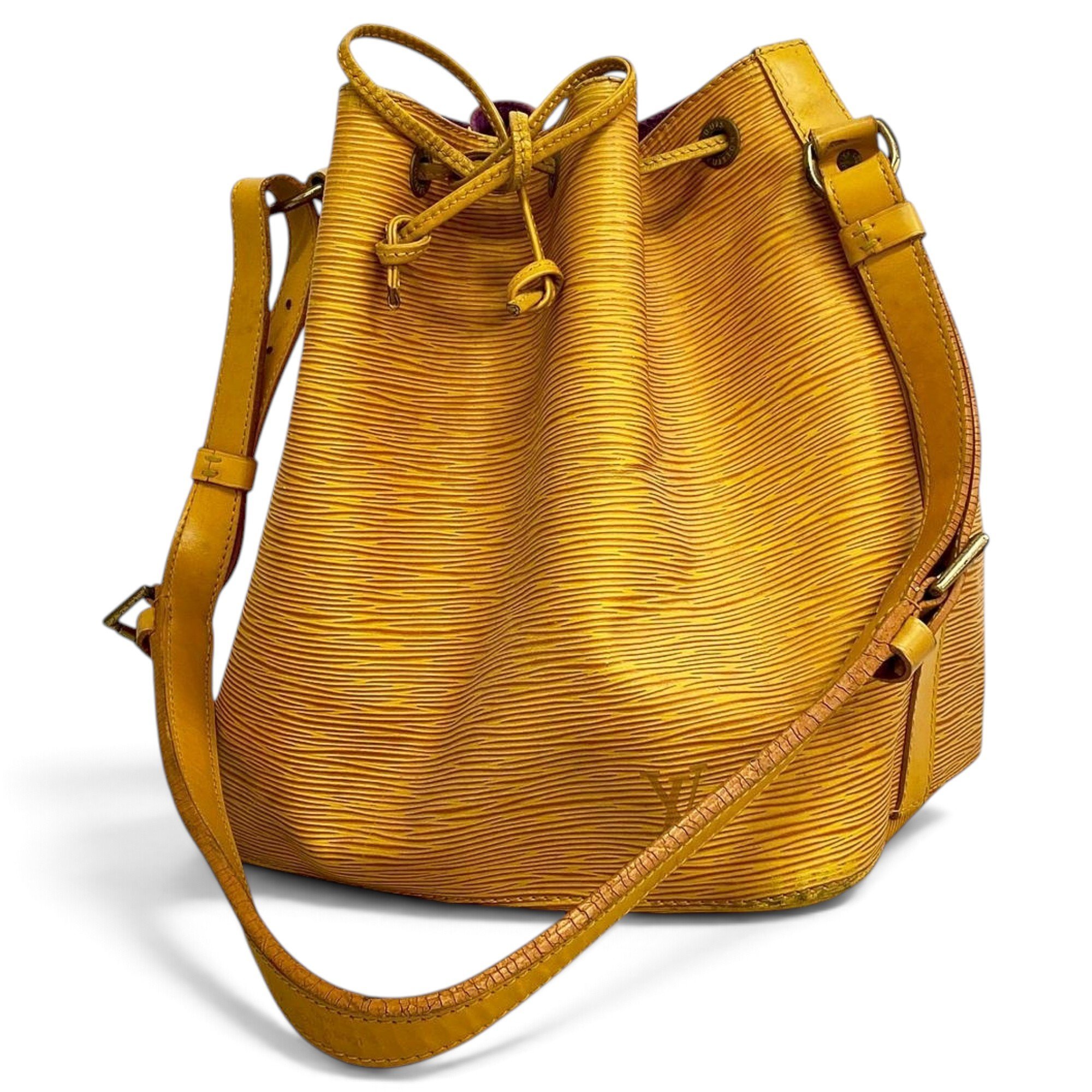 Noé leather bag