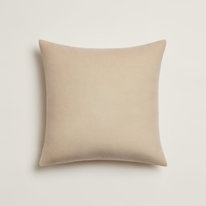 Grège En Equilibre Pillow