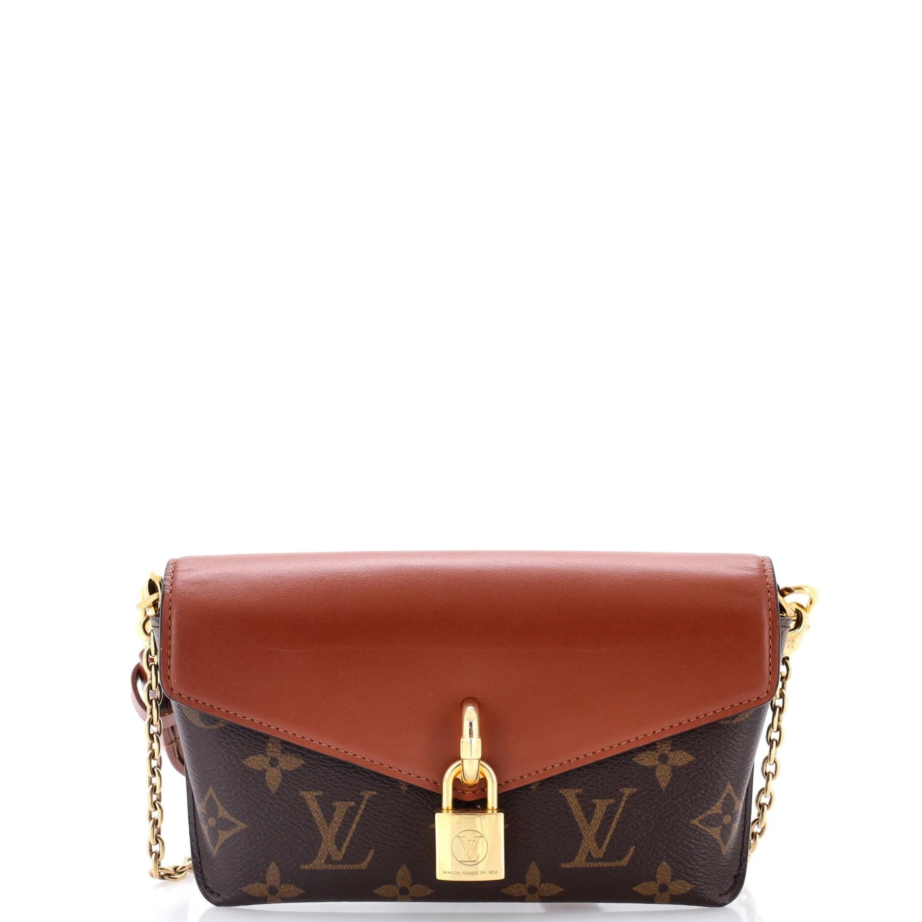 Louis Vuitton Leather crossbody bag