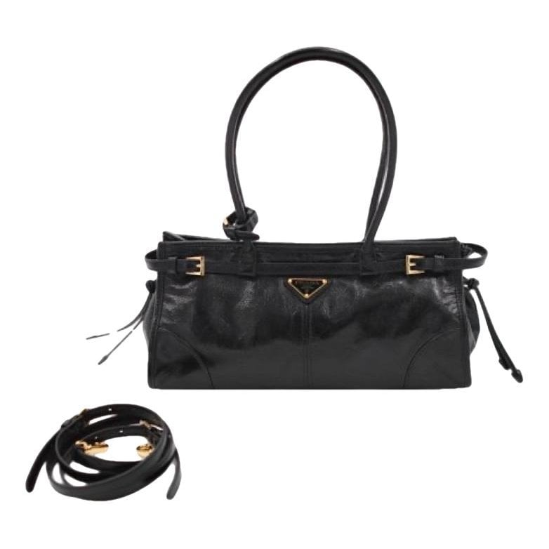 Leather travel bag