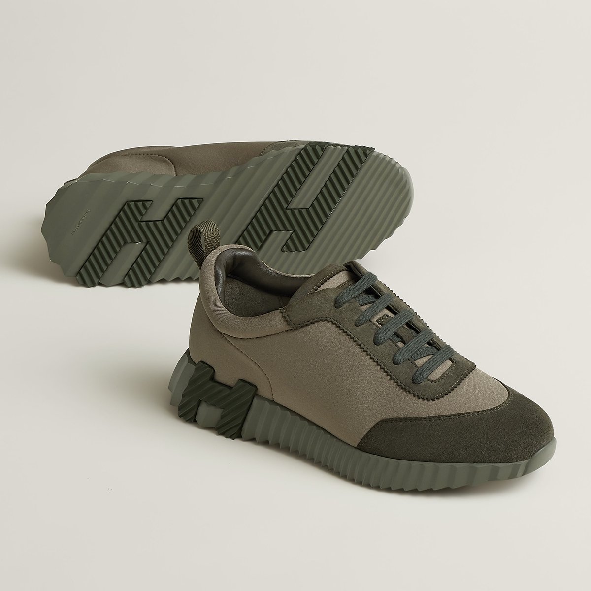 Bouncing sneaker