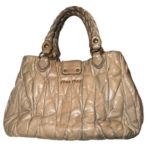 Matelassé leather handbag