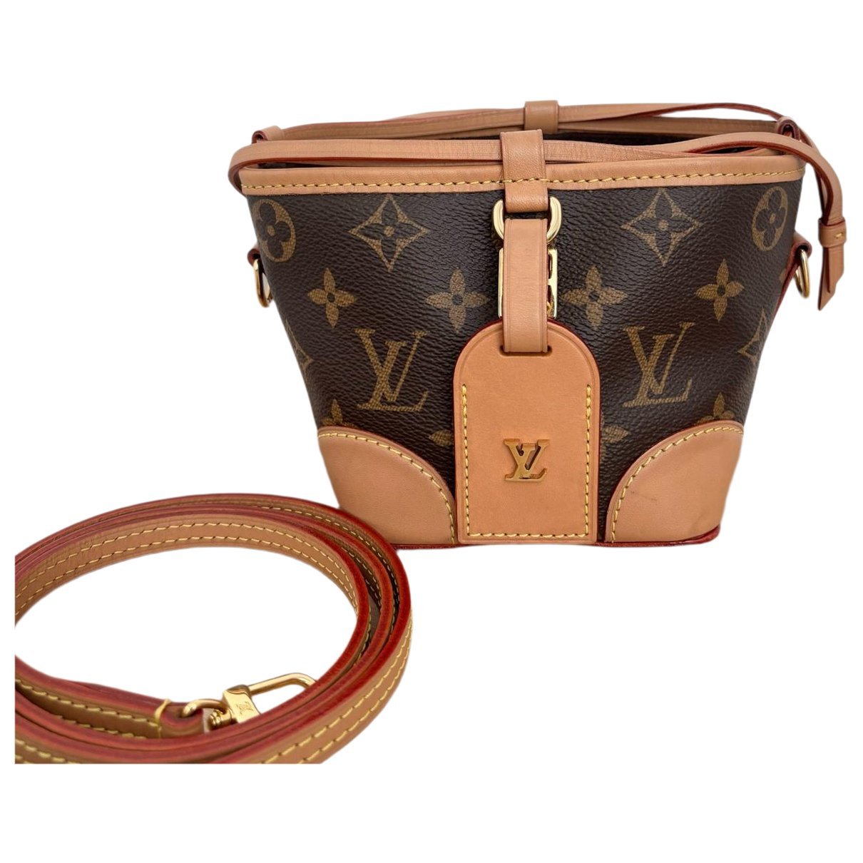 Nano Noé leather handbag