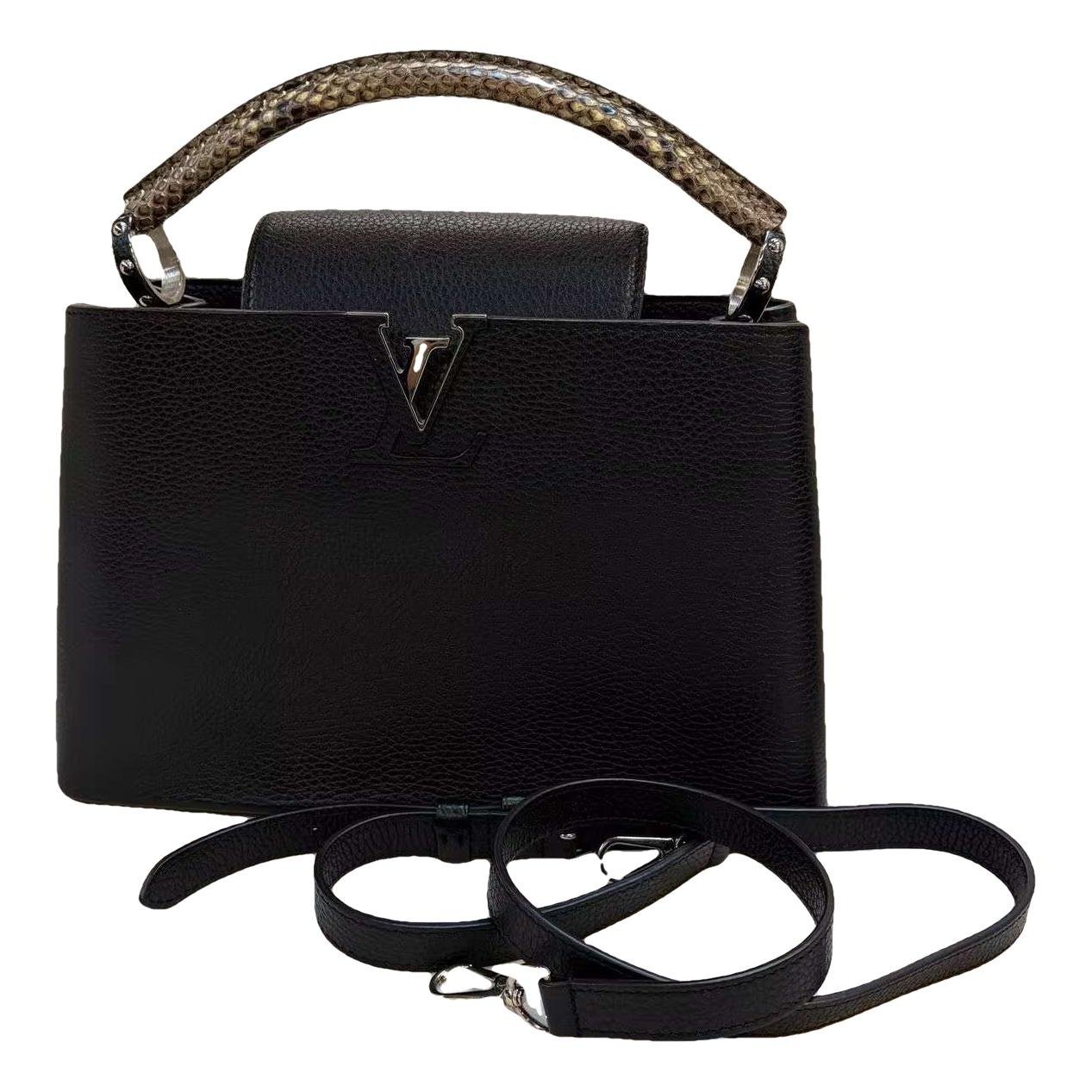 Capucines leather handbag