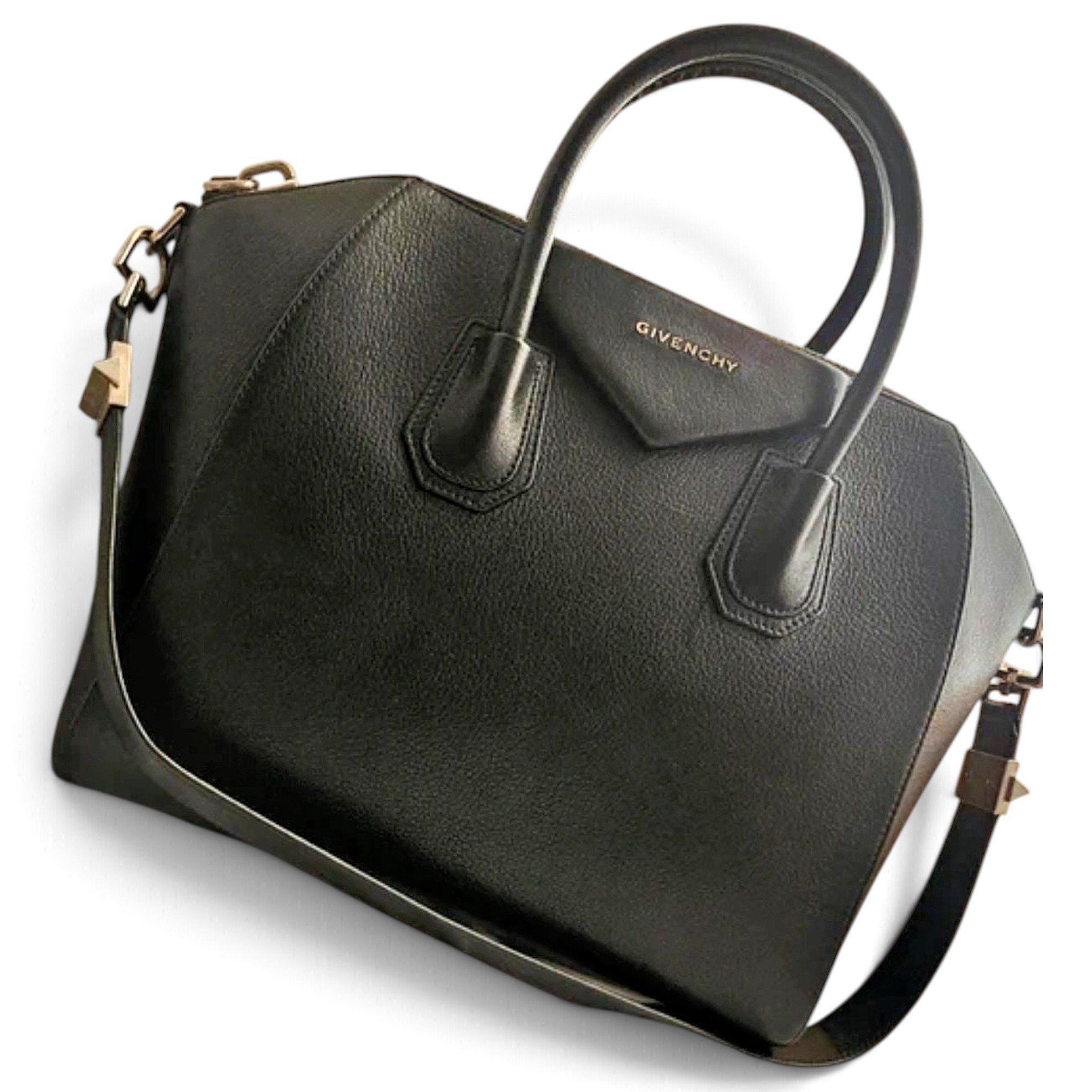 Antigona leather handbag