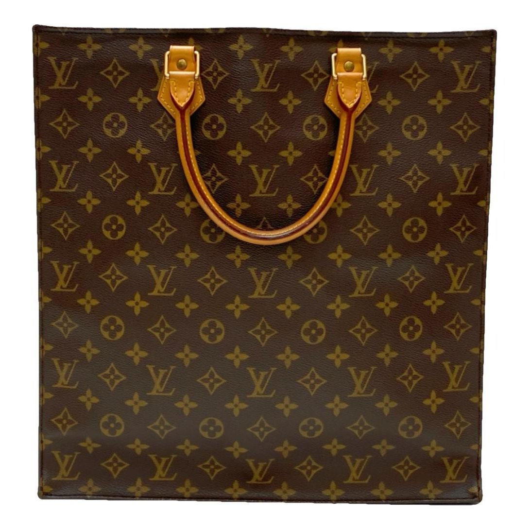 Plat leather handbag