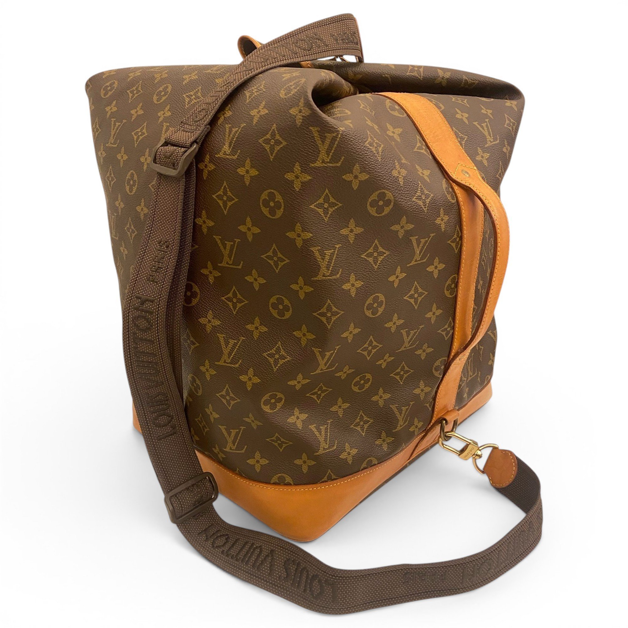 Marin leather travel bag