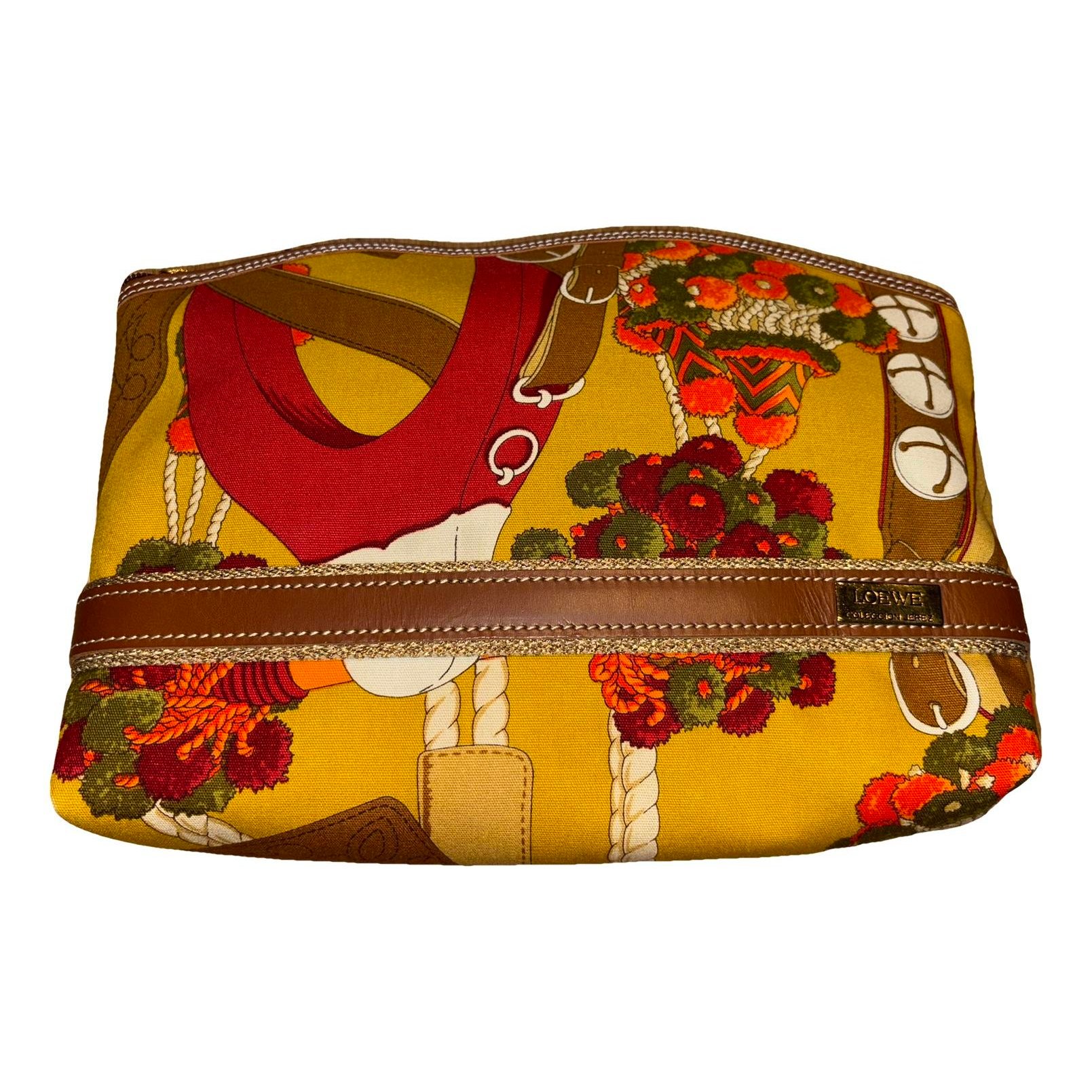 Cloth clutch bag