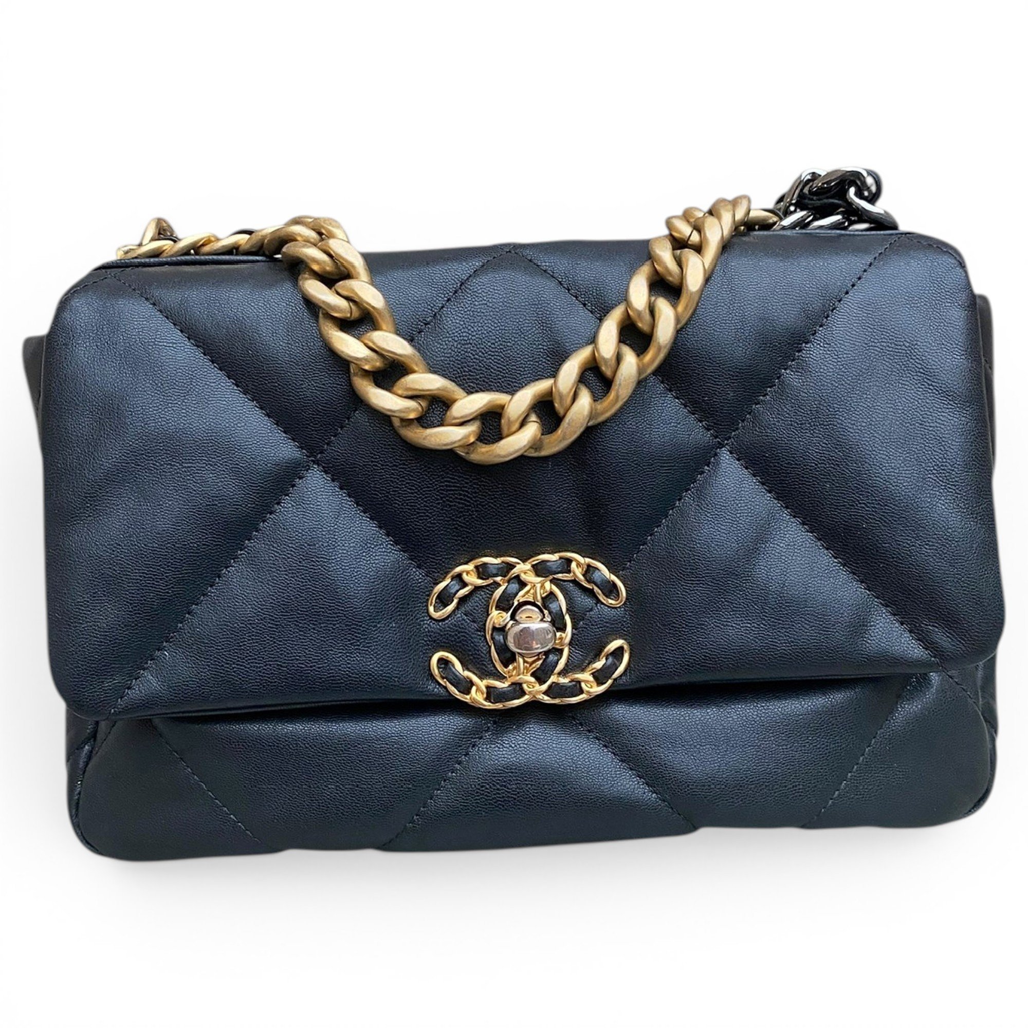 Chanel 19 leather handbag