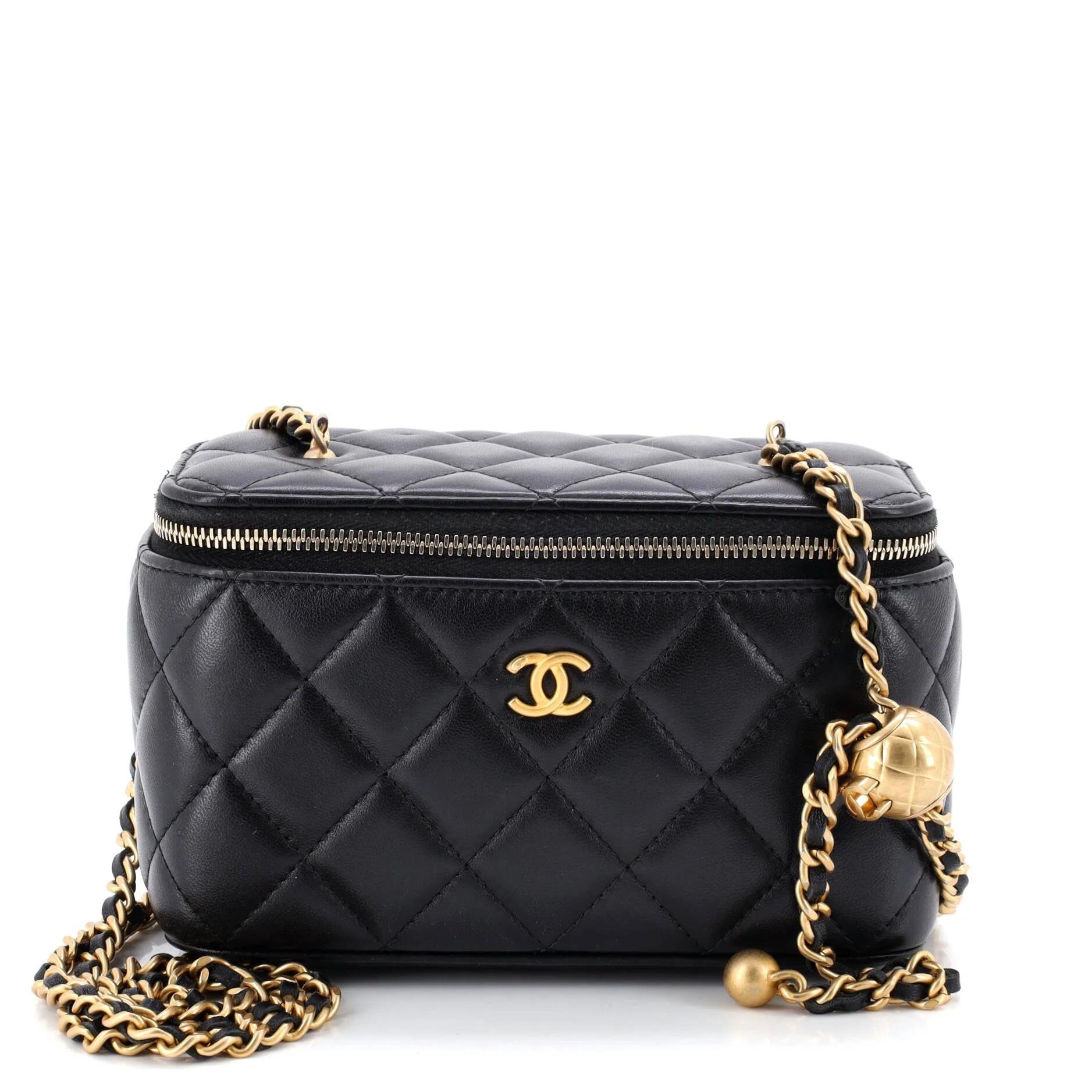 Chanel Leather clutch bag