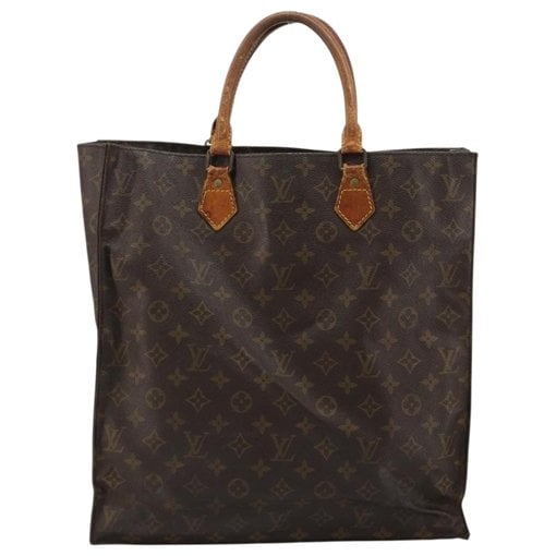 Plat leather handbag