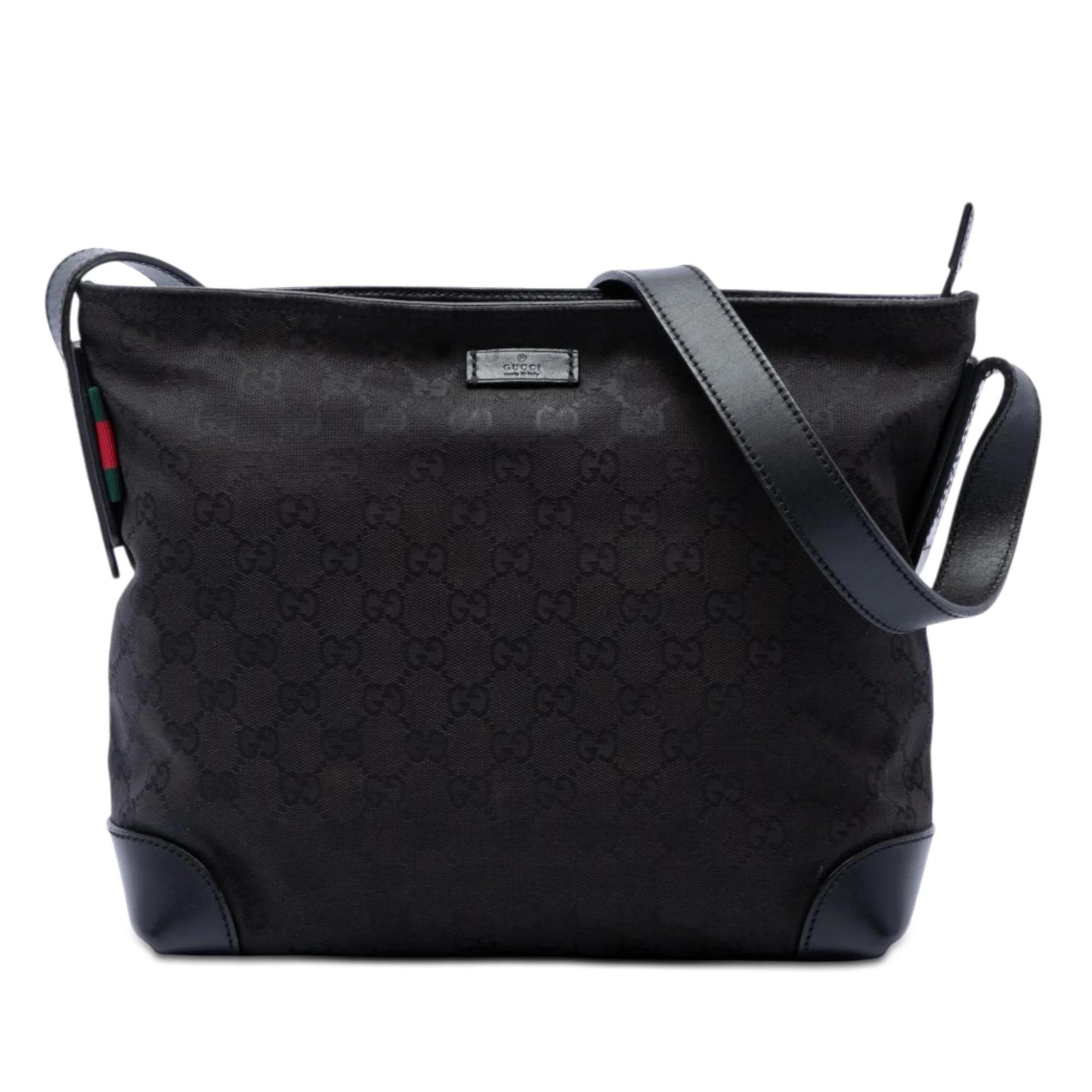 Gucci B leather handbag