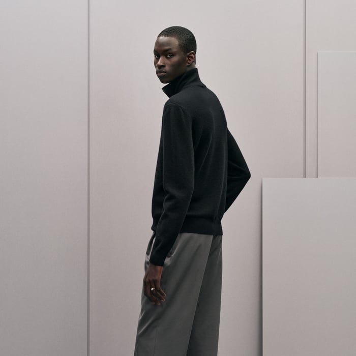 Noir "H Bartack" Mock Neck Collar Cashmere Sweater