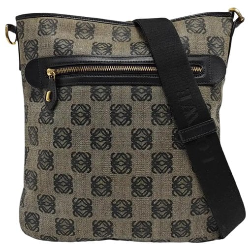 Leather crossbody bag
