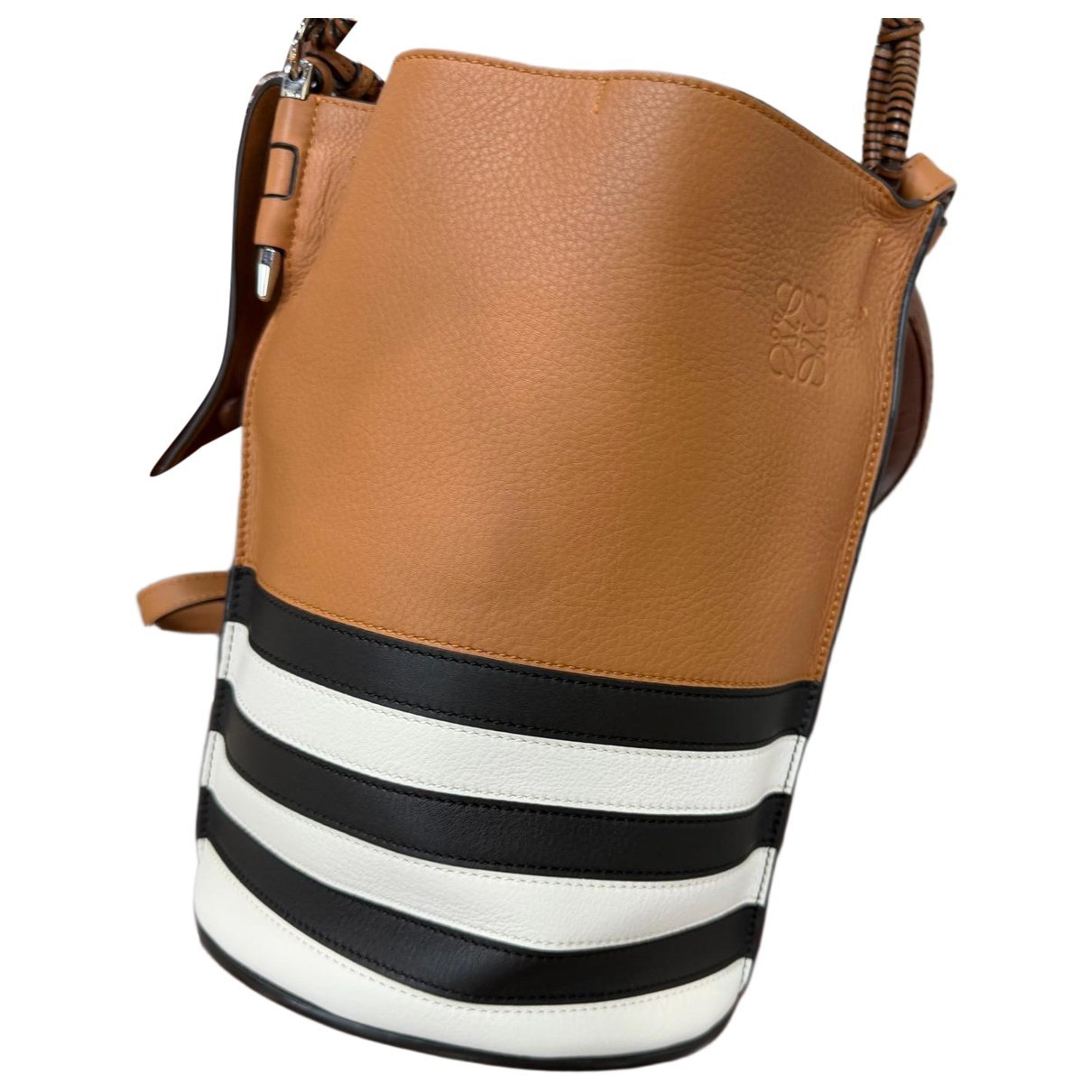 Gate Bucket leather handbag
