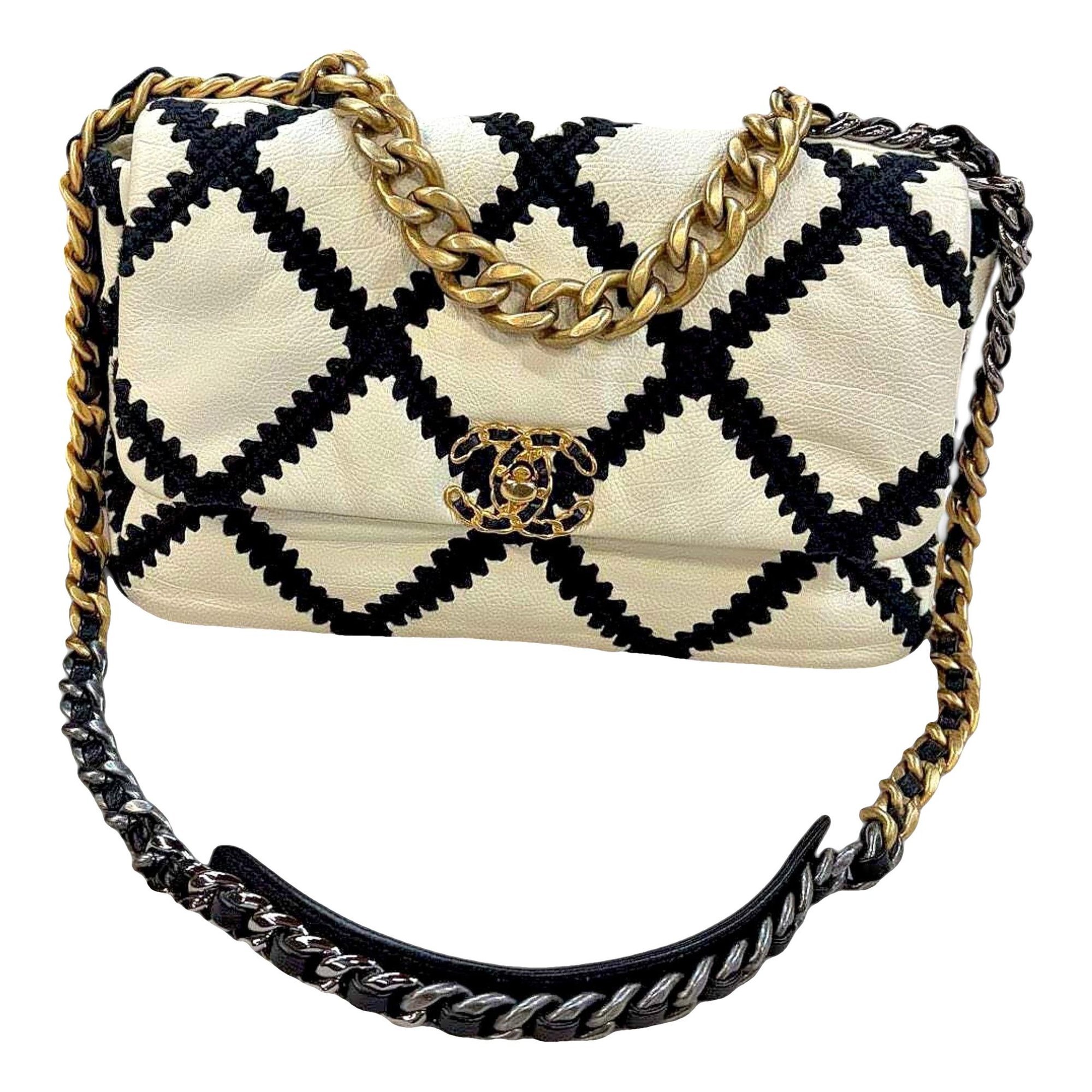 Chanel 19 leather handbag