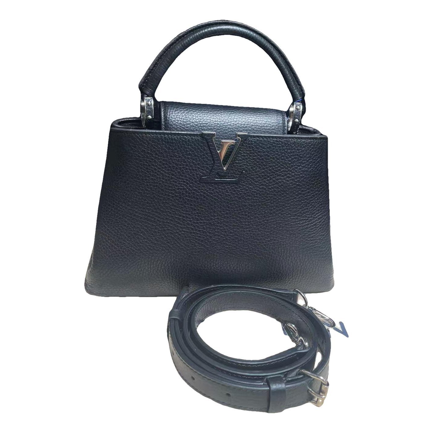 Capucines leather handbag