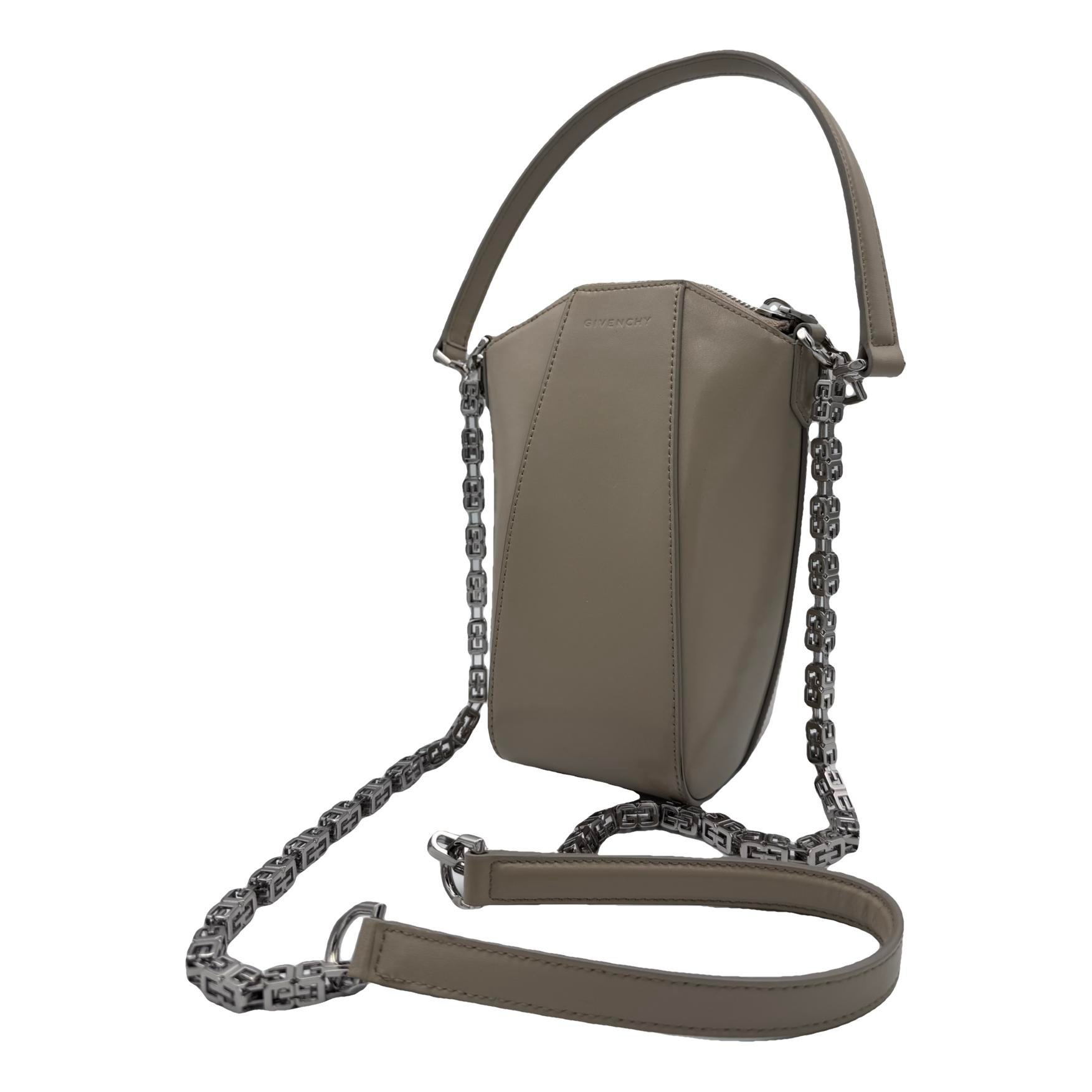 Antigona leather handbag