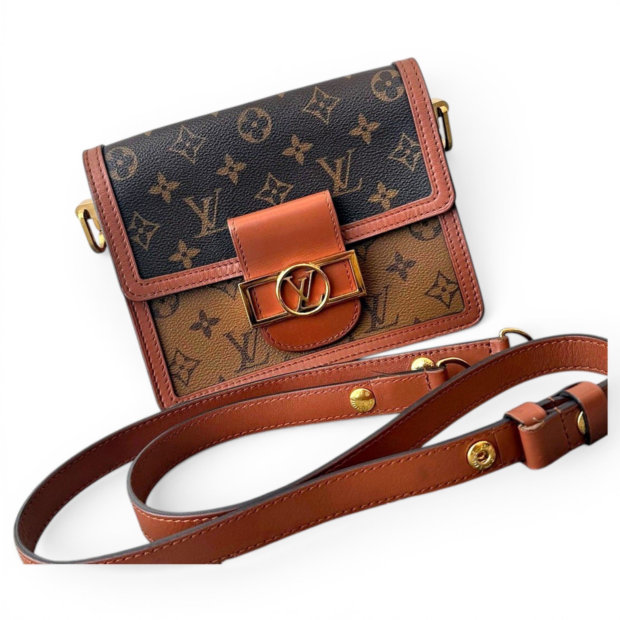 Dauphine leather handbag