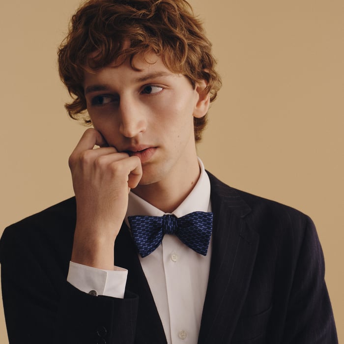 Landing H Bow Tie
