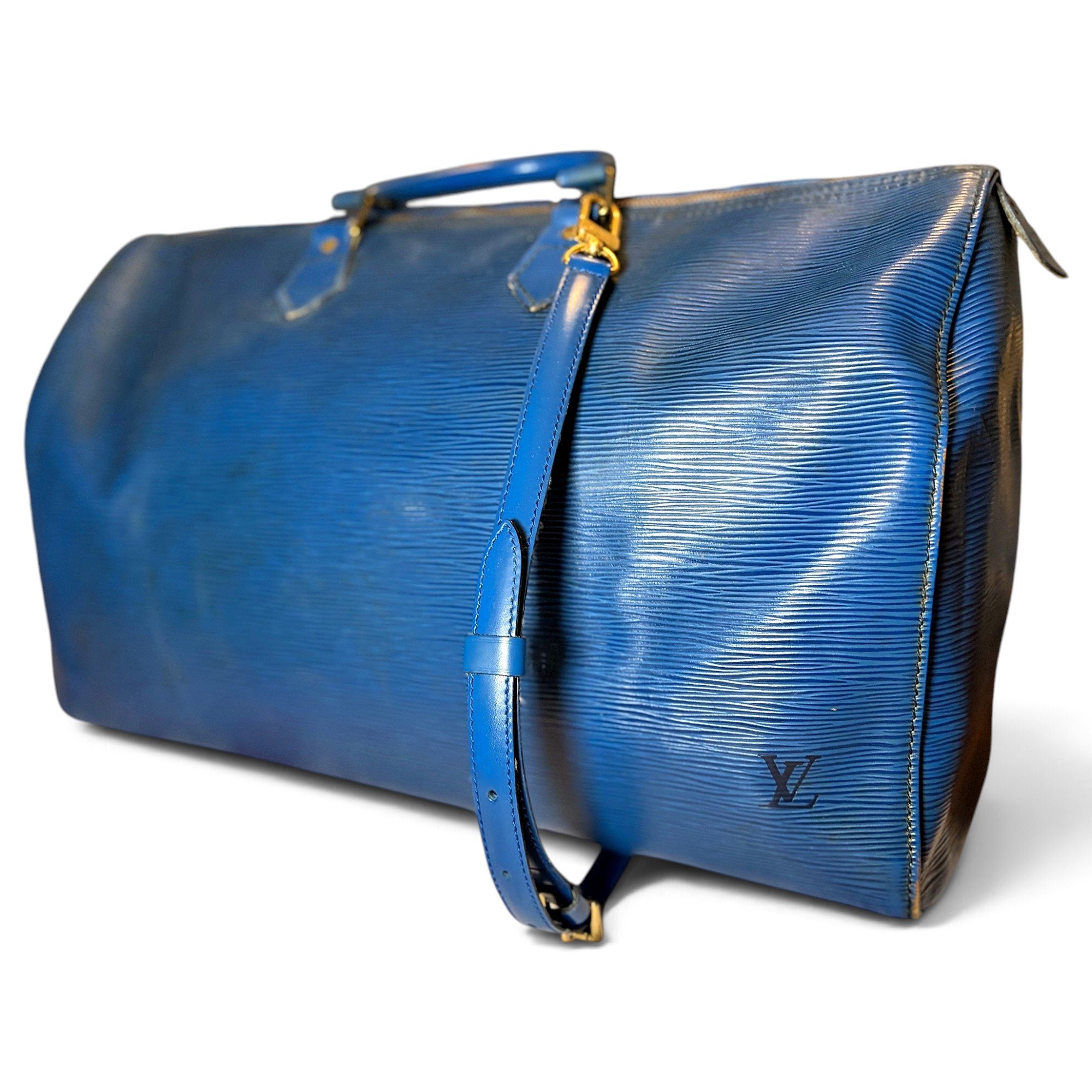 Leather travel bag