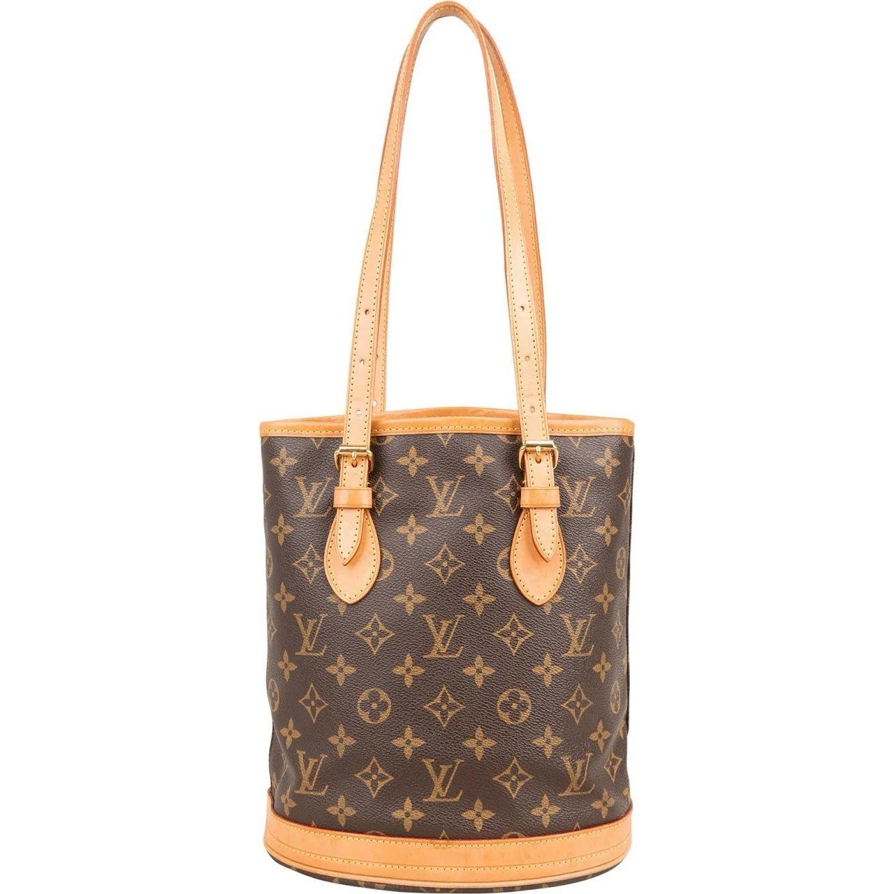 Bucket leather handbag