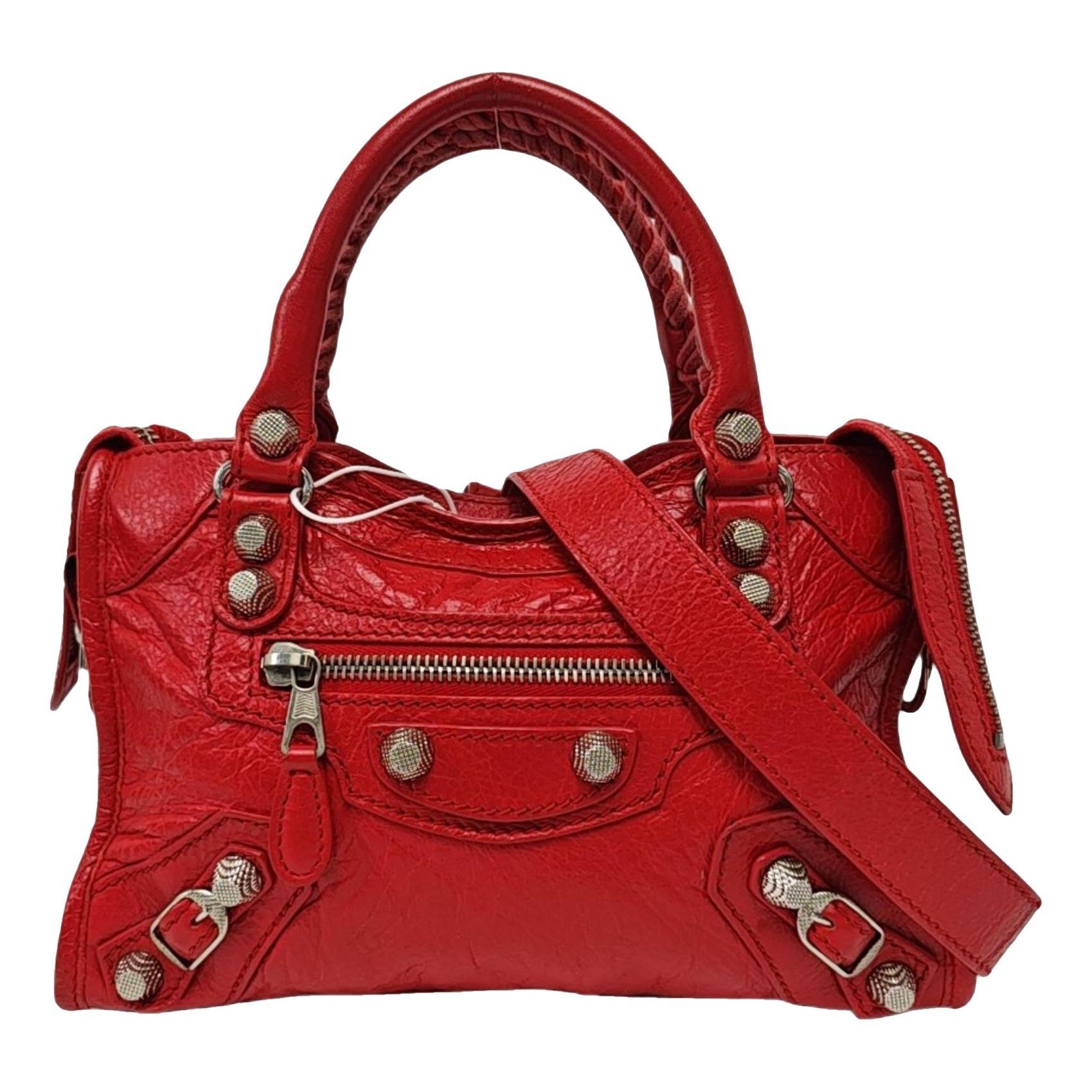 City leather crossbody bag
