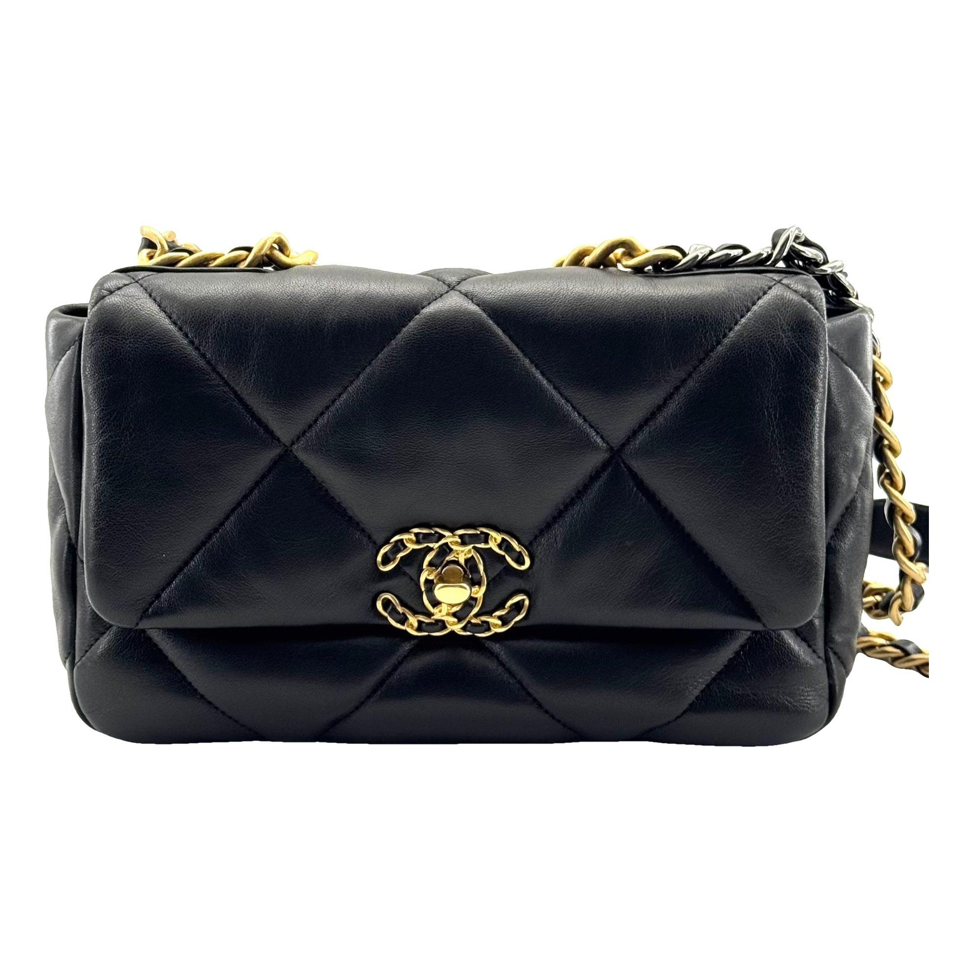 Chanel 19 leather handbag