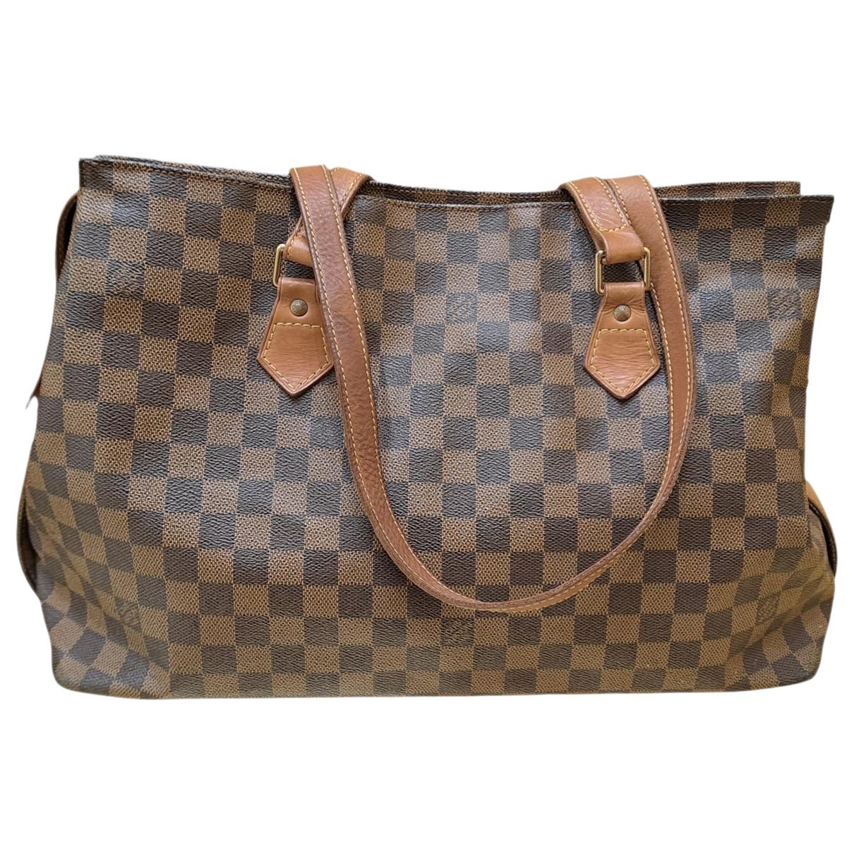 Graceful leather handbag