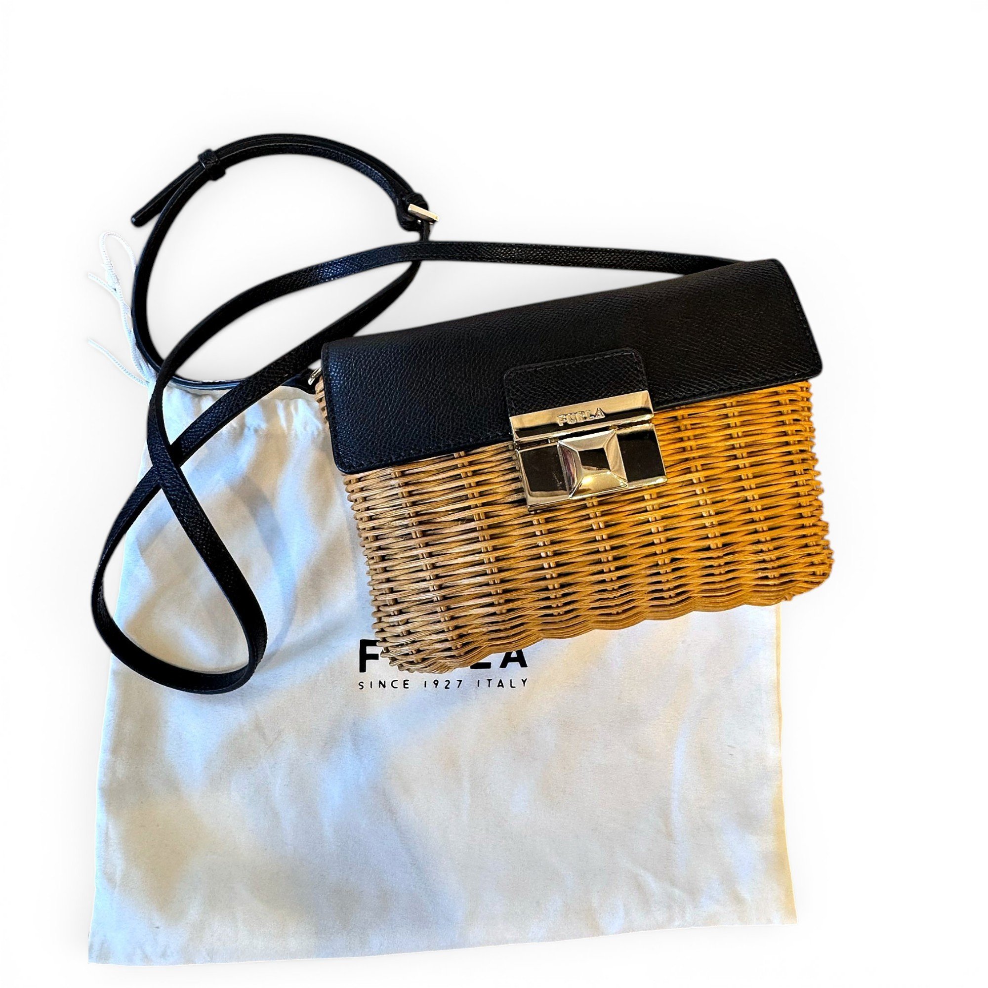 Metropolis leather crossbody bag