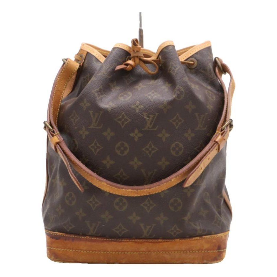 Noé leather handbag