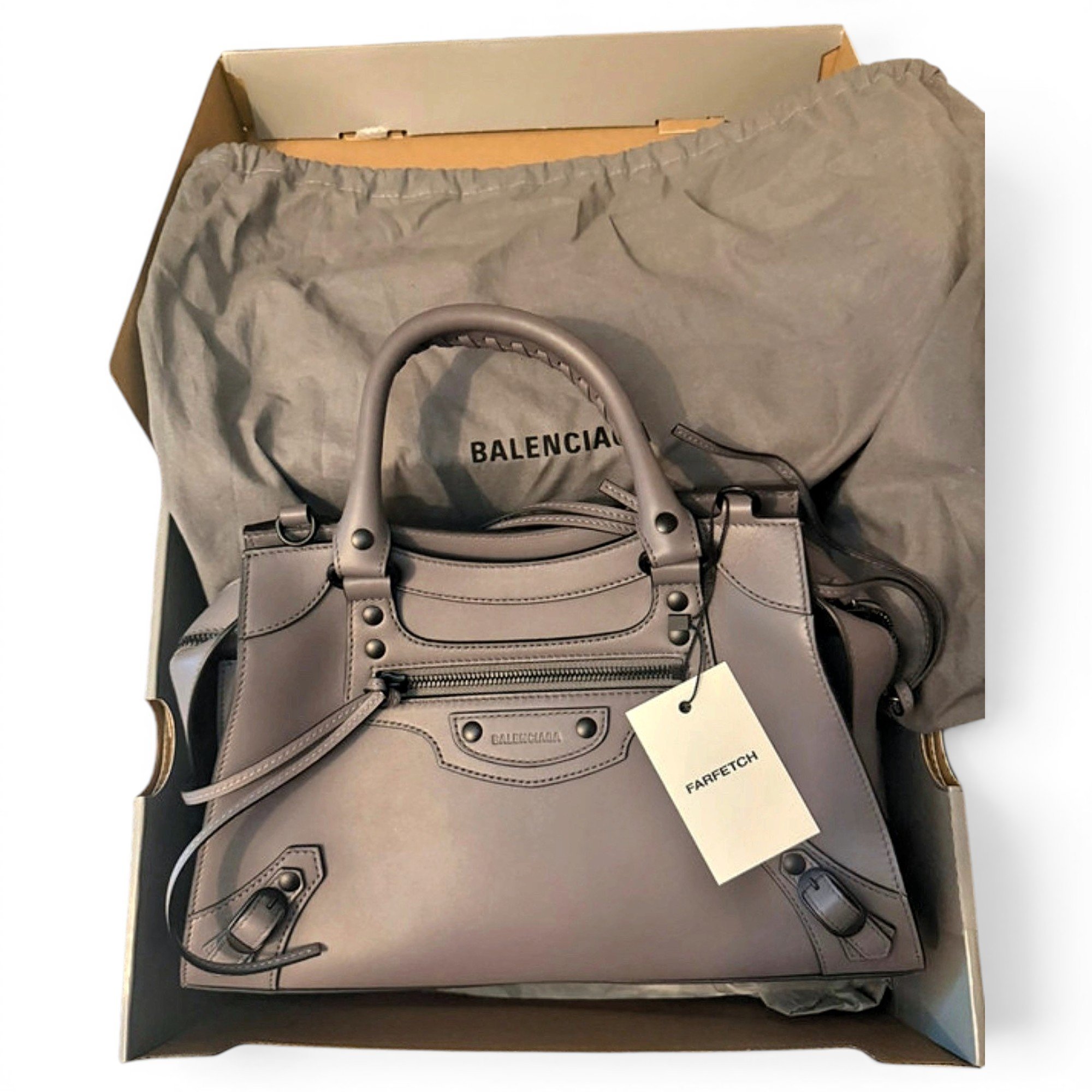 Town leather handbag