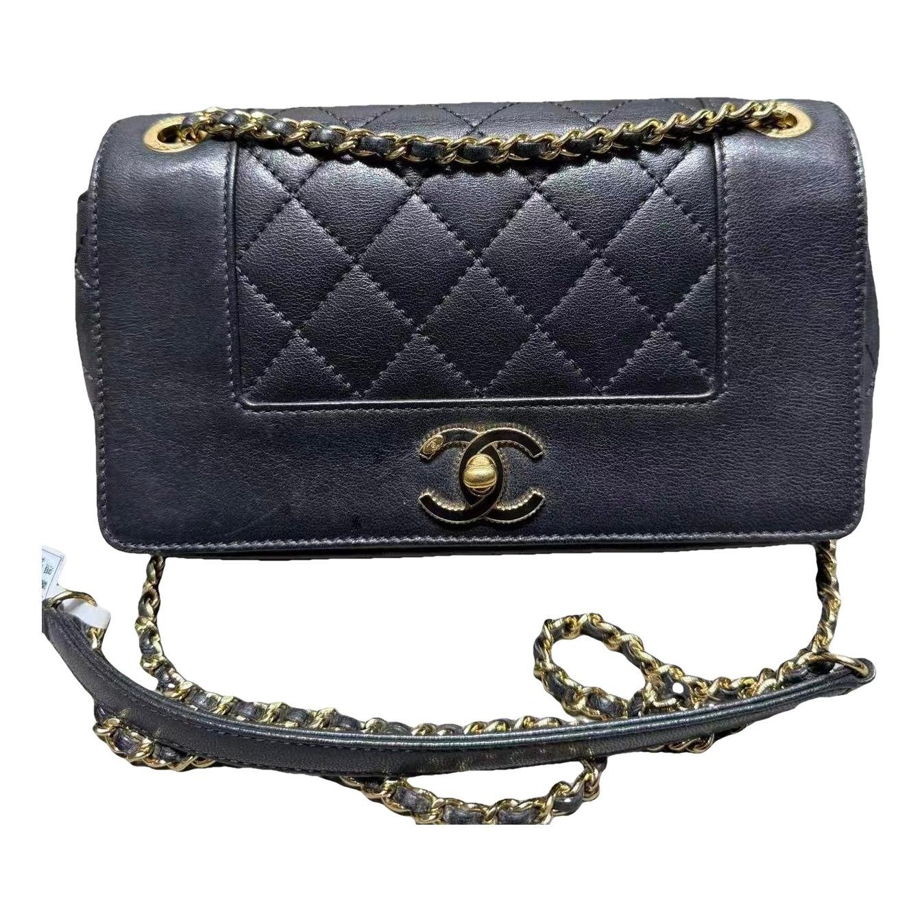 Leather handbag
