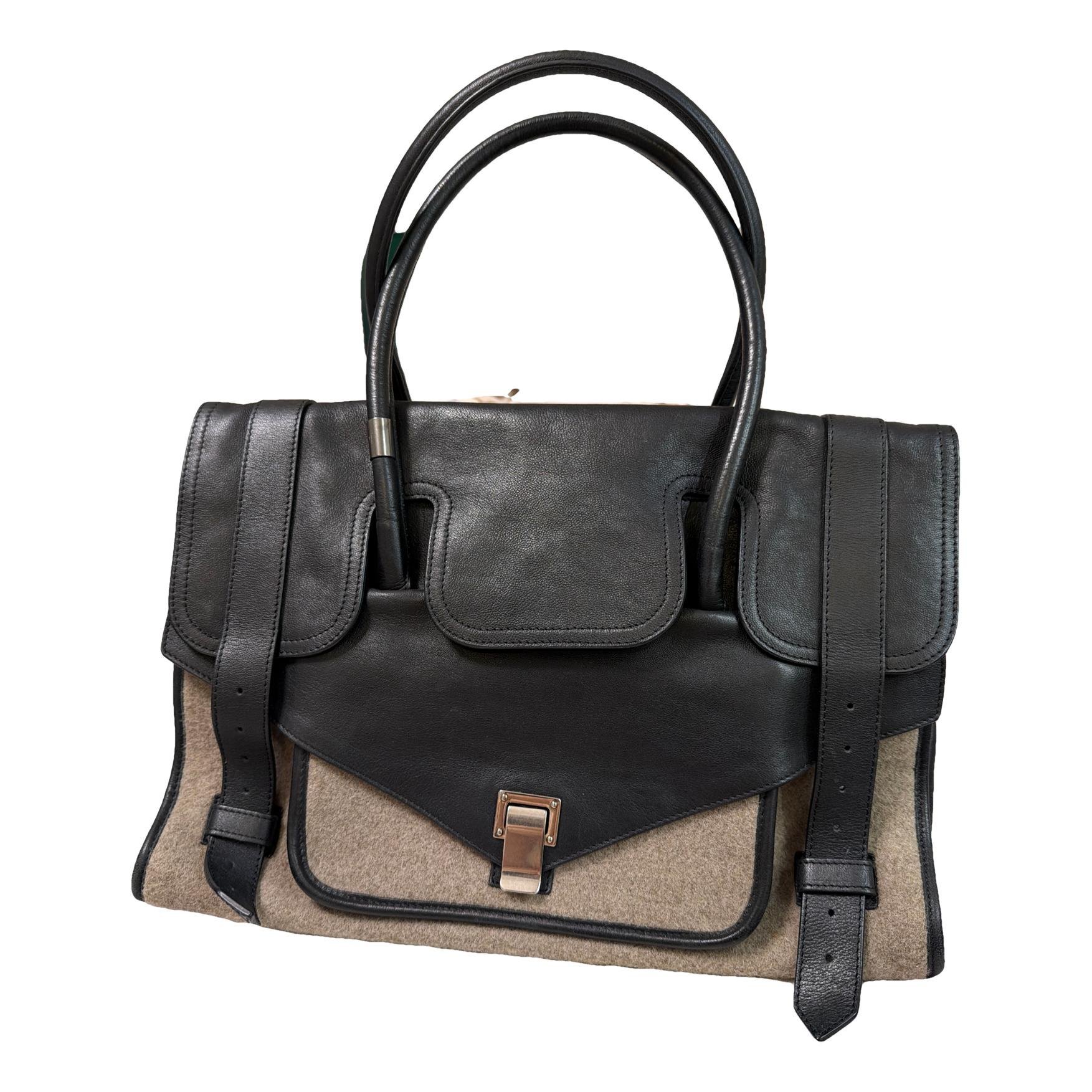 Wool travel bag