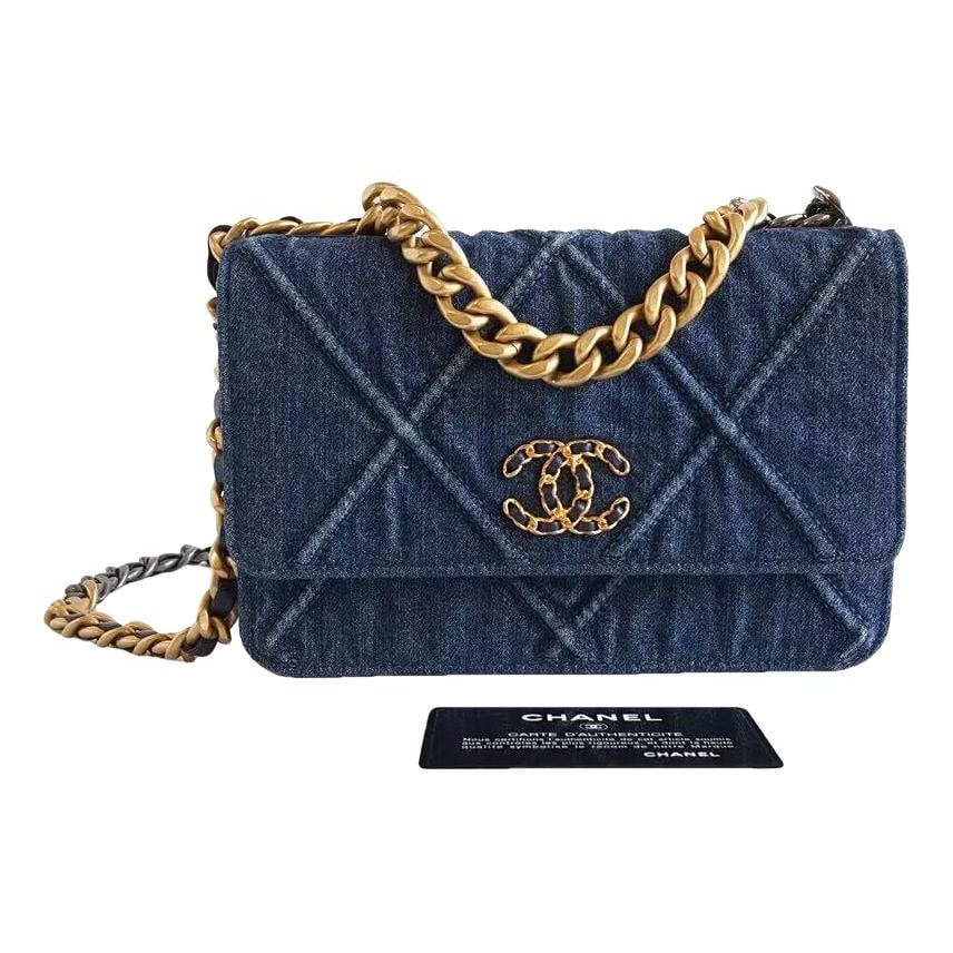 Chanel 19 cloth handbag