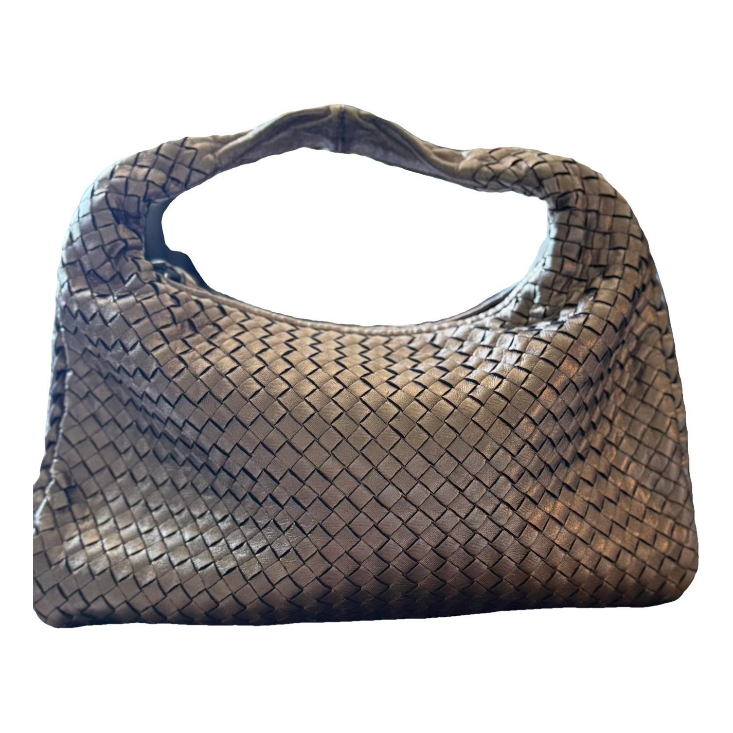 Veneta leather handbag