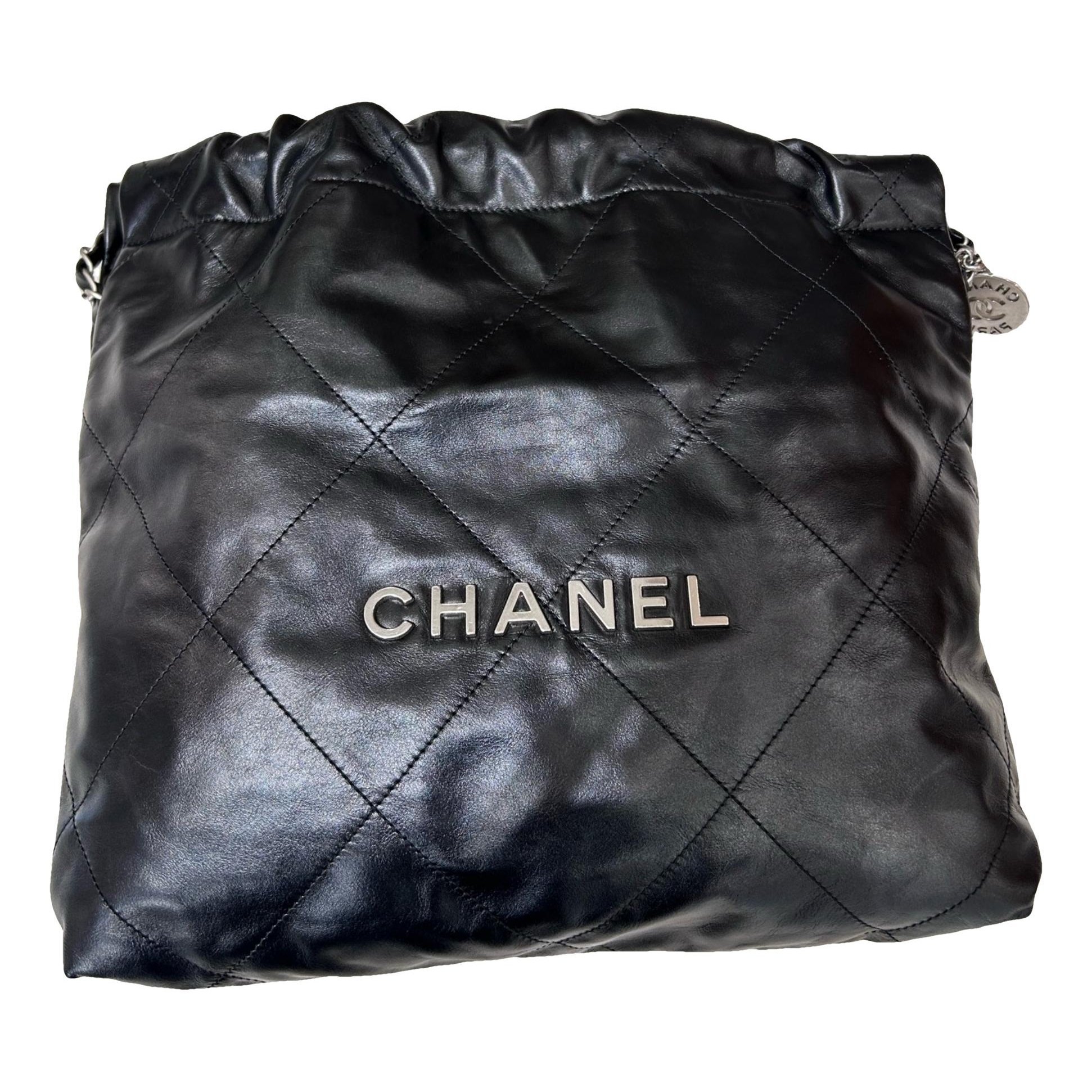 Chanel 22 leather bag