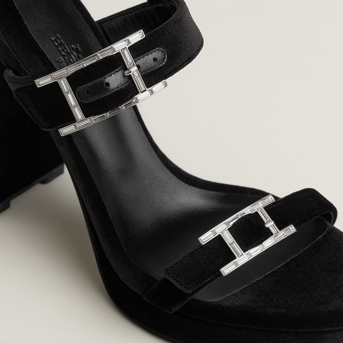 Noir Bossa Sandal