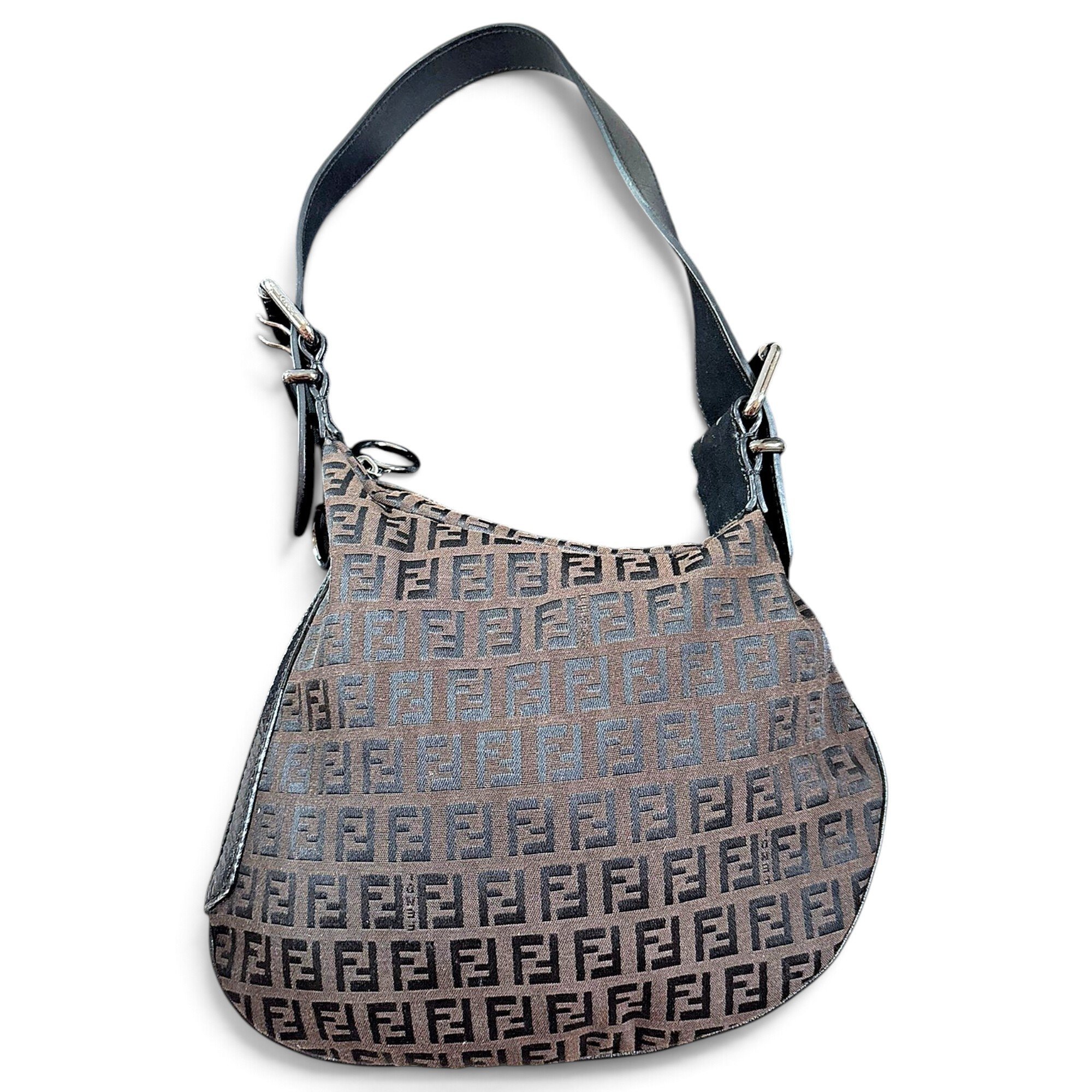Oyster cloth handbag