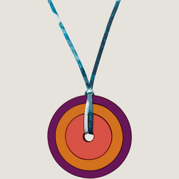 Random Round Pendant MM