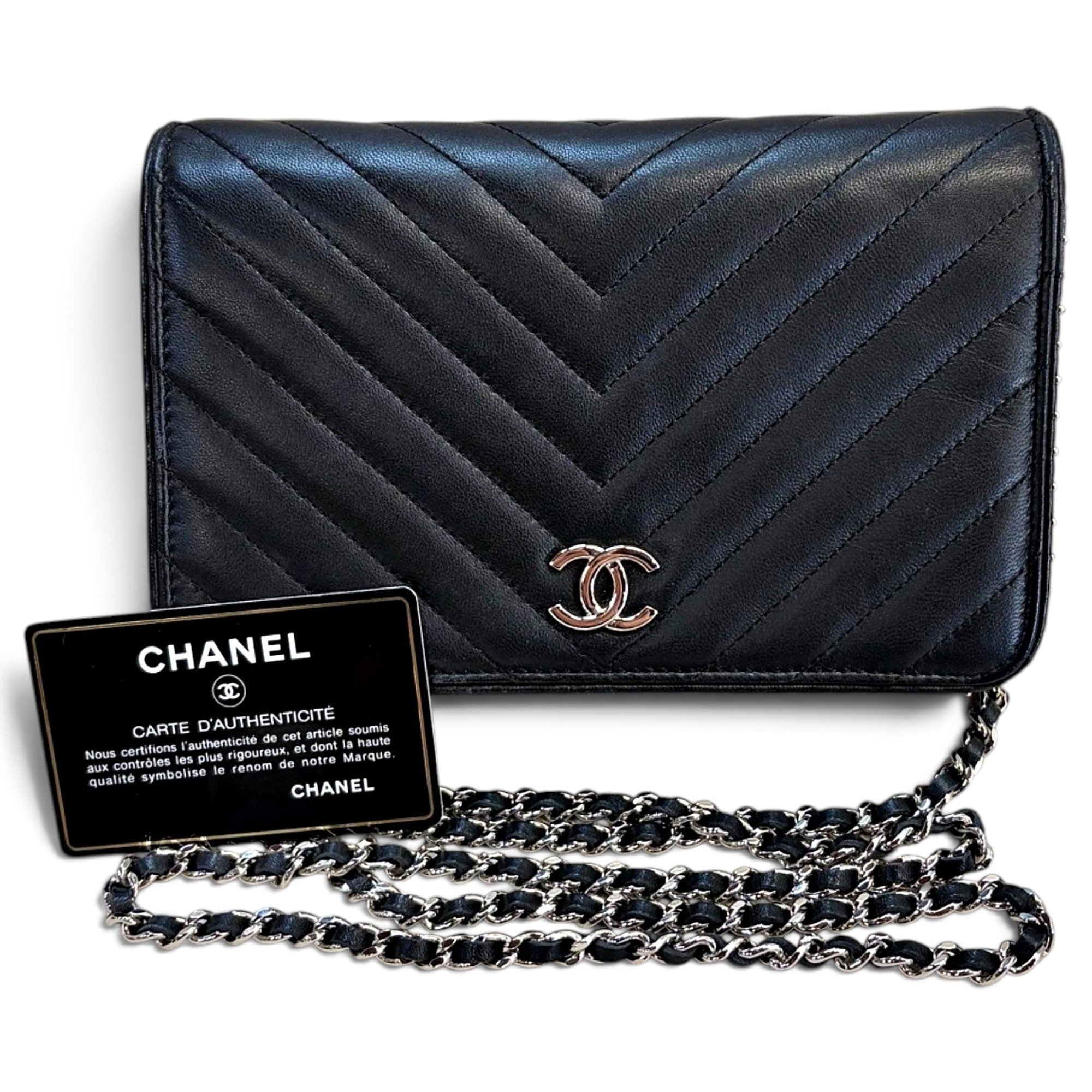Wallet On Chain leather crossbody bag