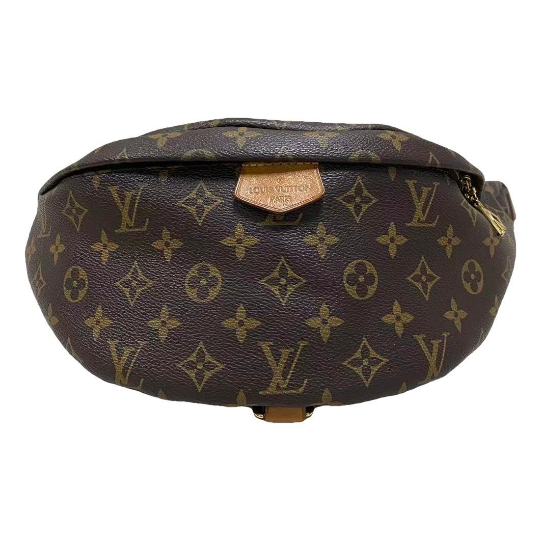 Louis Vuitton Bum Bag / Sac Ceinture leather handbag