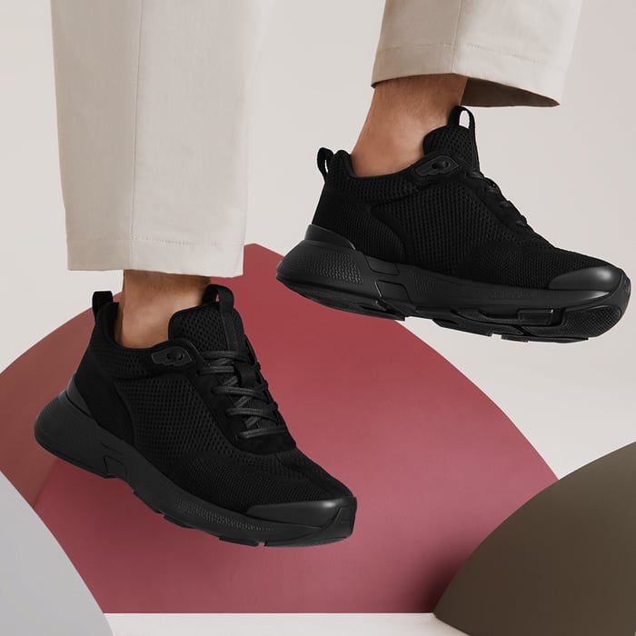 Noir Heros Sneaker