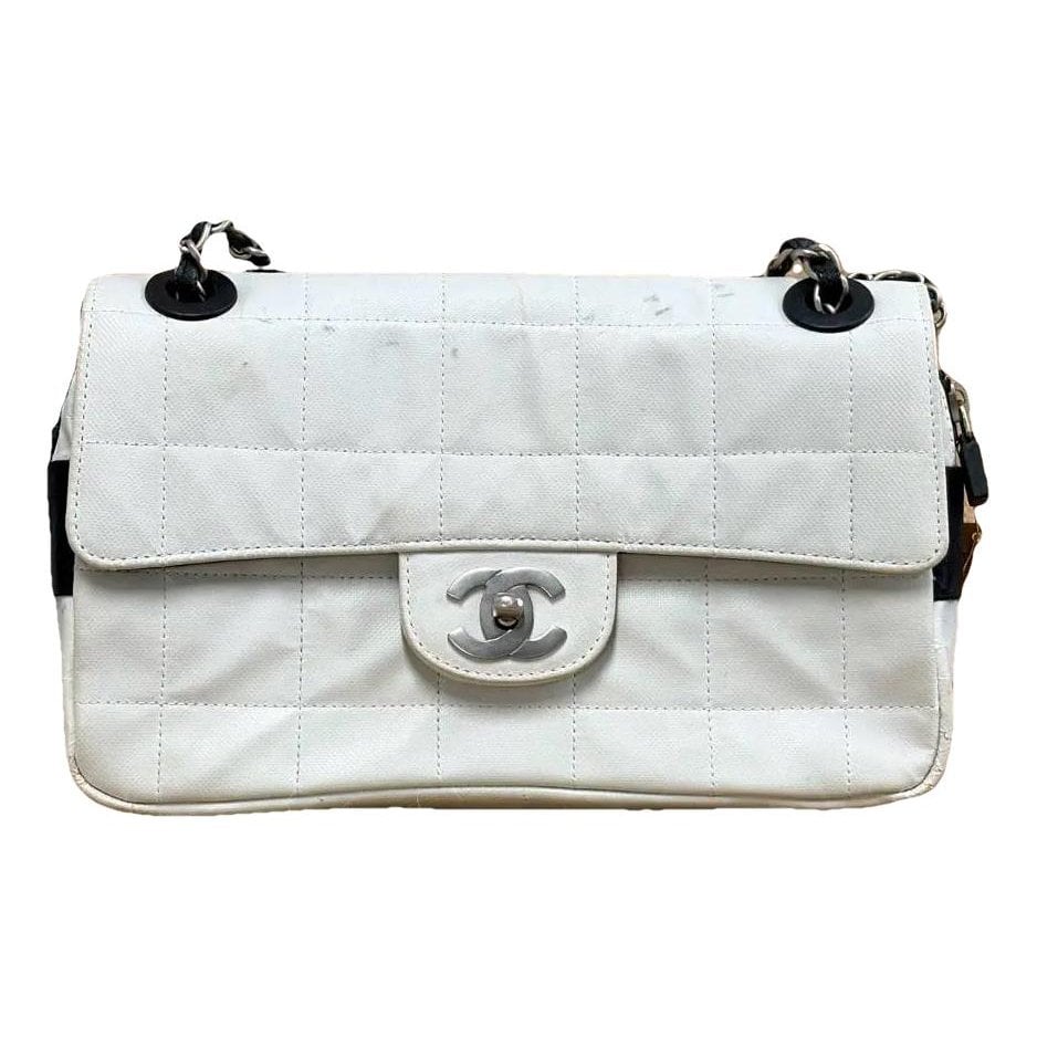 Timeless/Classique vinyl handbag