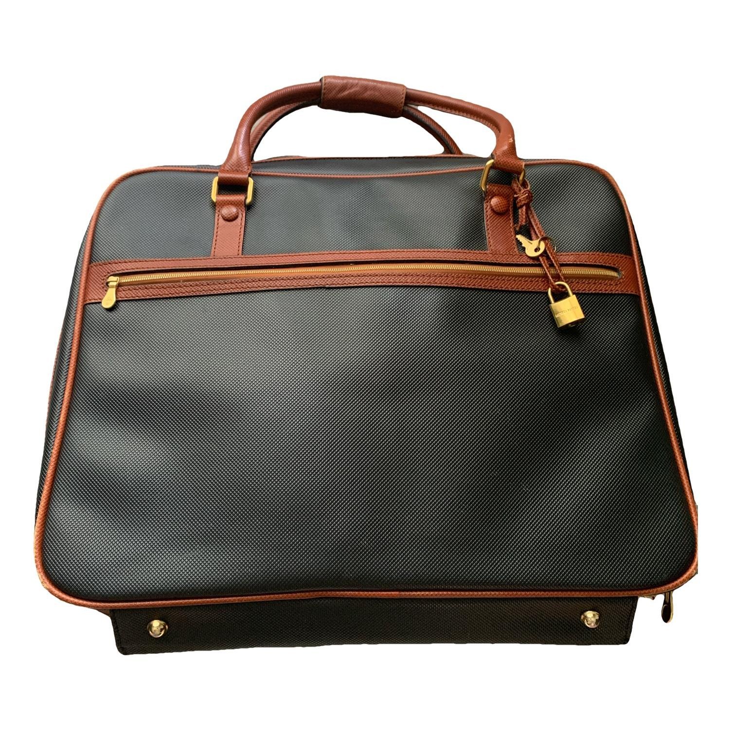 Leather travel bag
