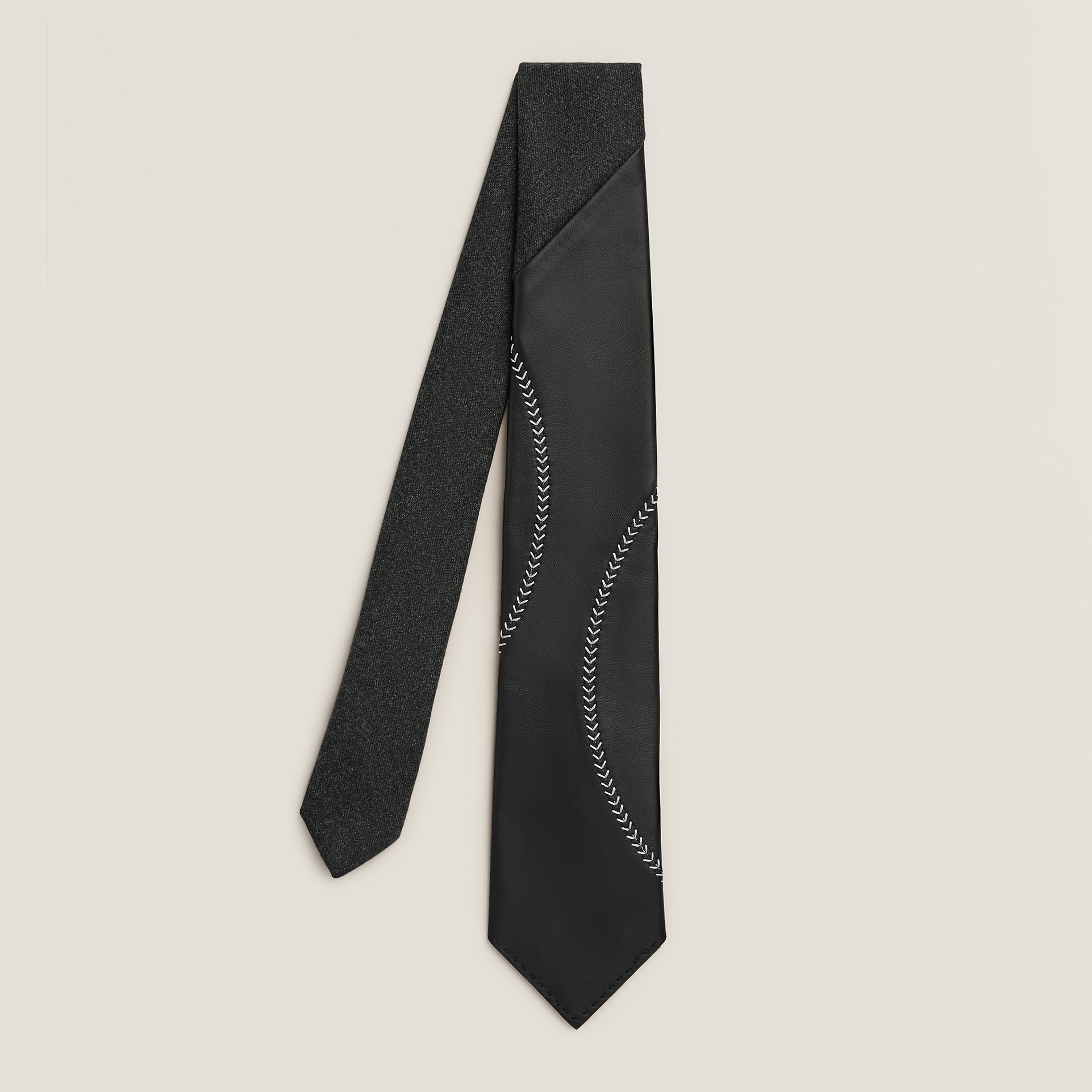Cuir Baseball tie