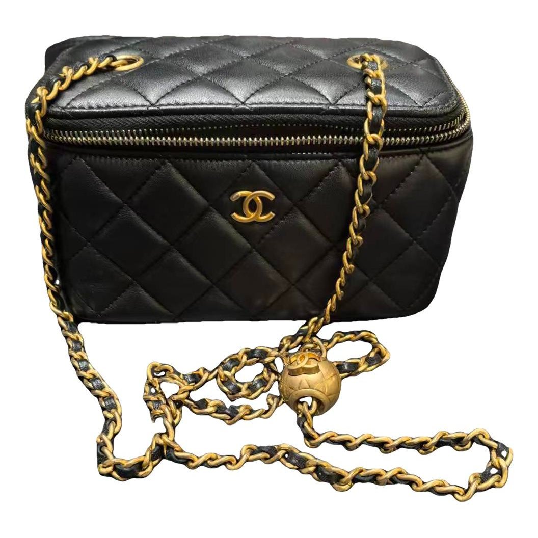Trendy CC Vanity leather handbag