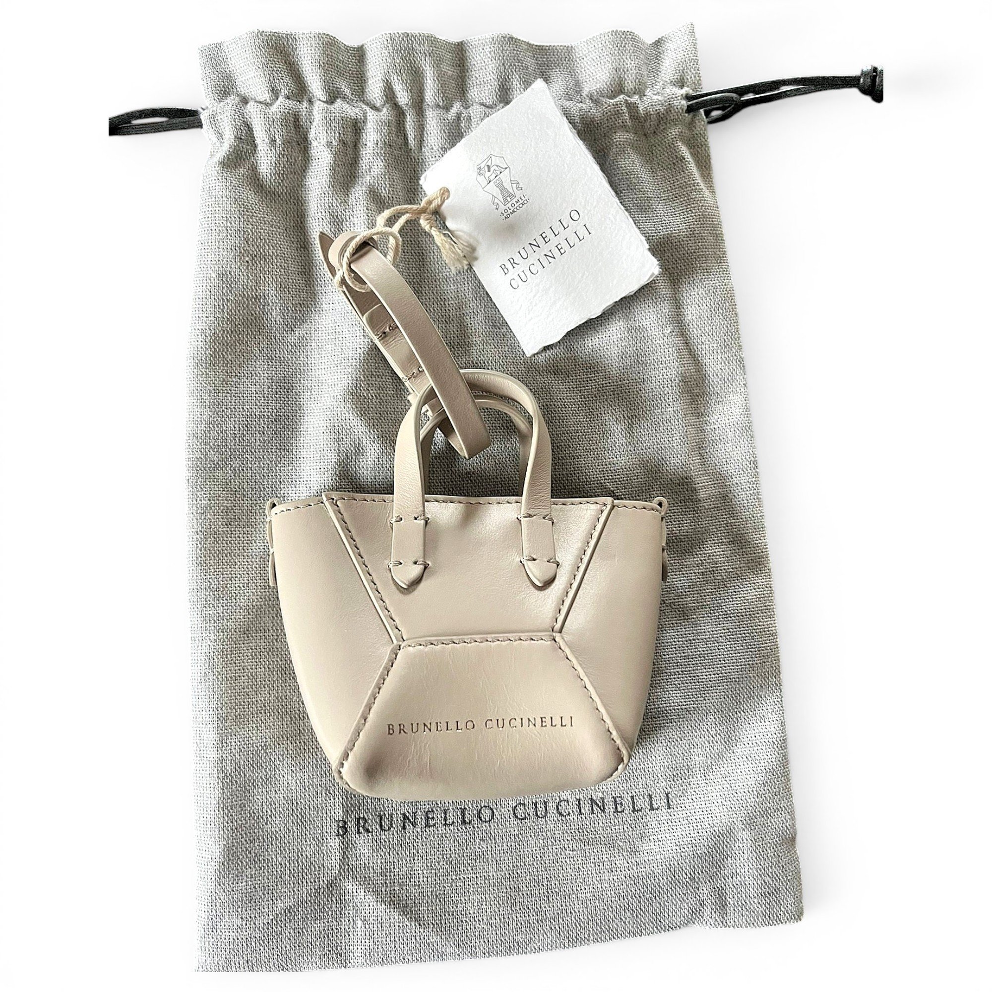 Essence leather handbag