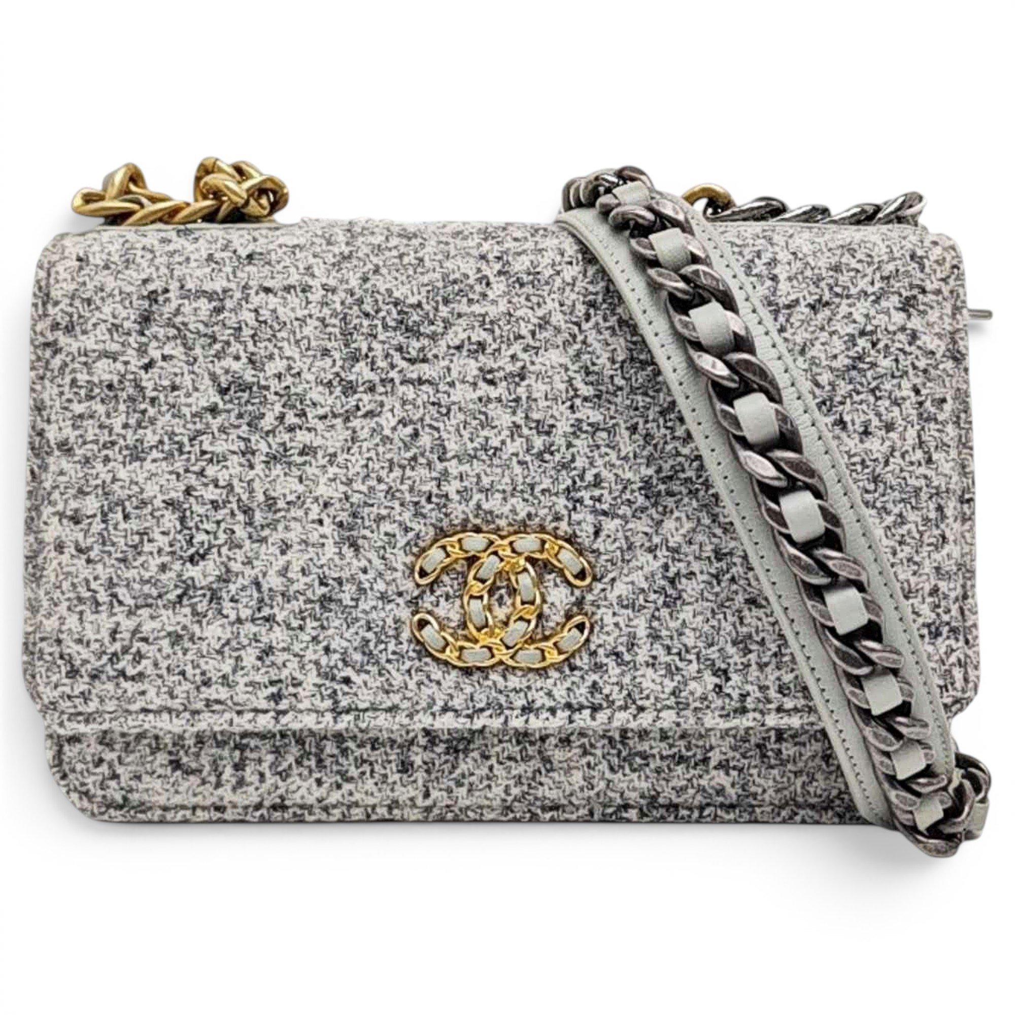 Wallet On Chain Chanel 19 cloth handbag